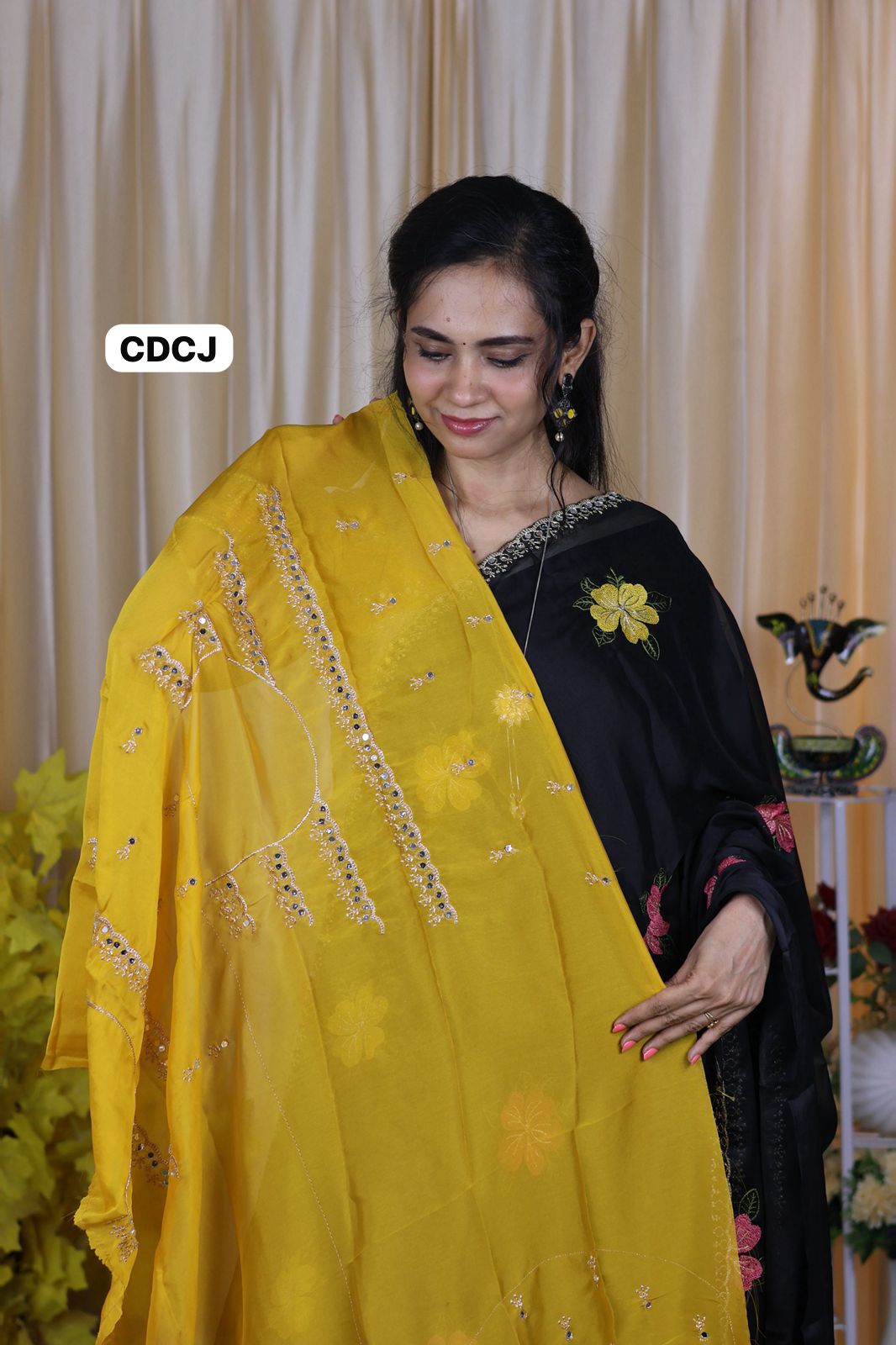 Designer saree with mirror work and embroidery work at unbelievable price🥳