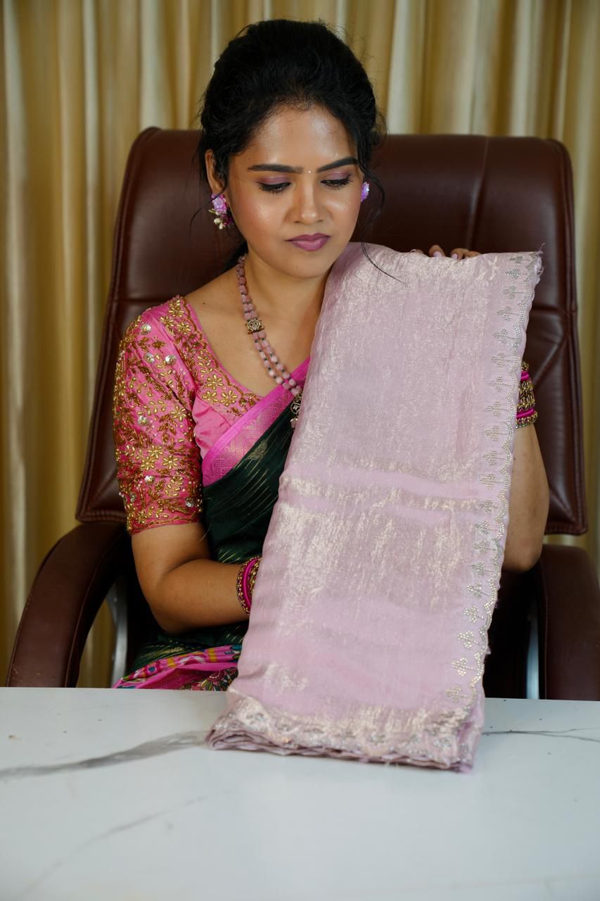 Space silk saree with designer blouse with box🥰😎📚