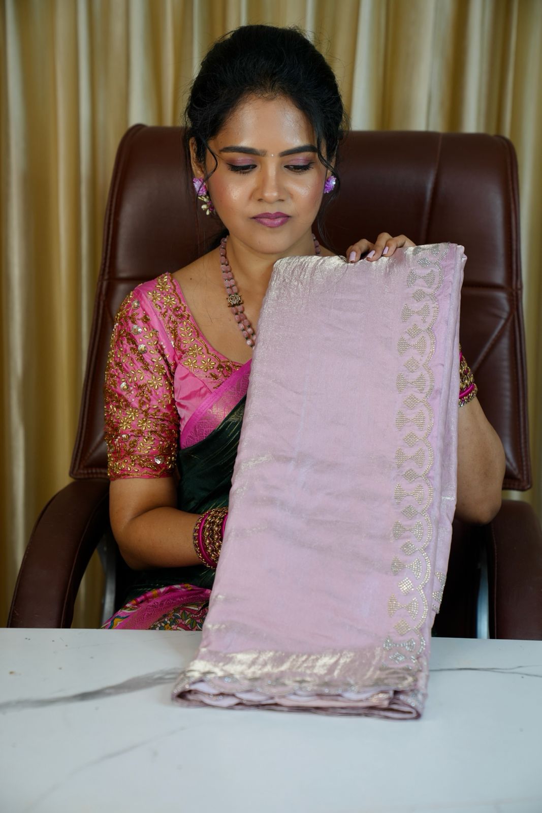 Space silk saree with designer blouse with box🥰😎📚