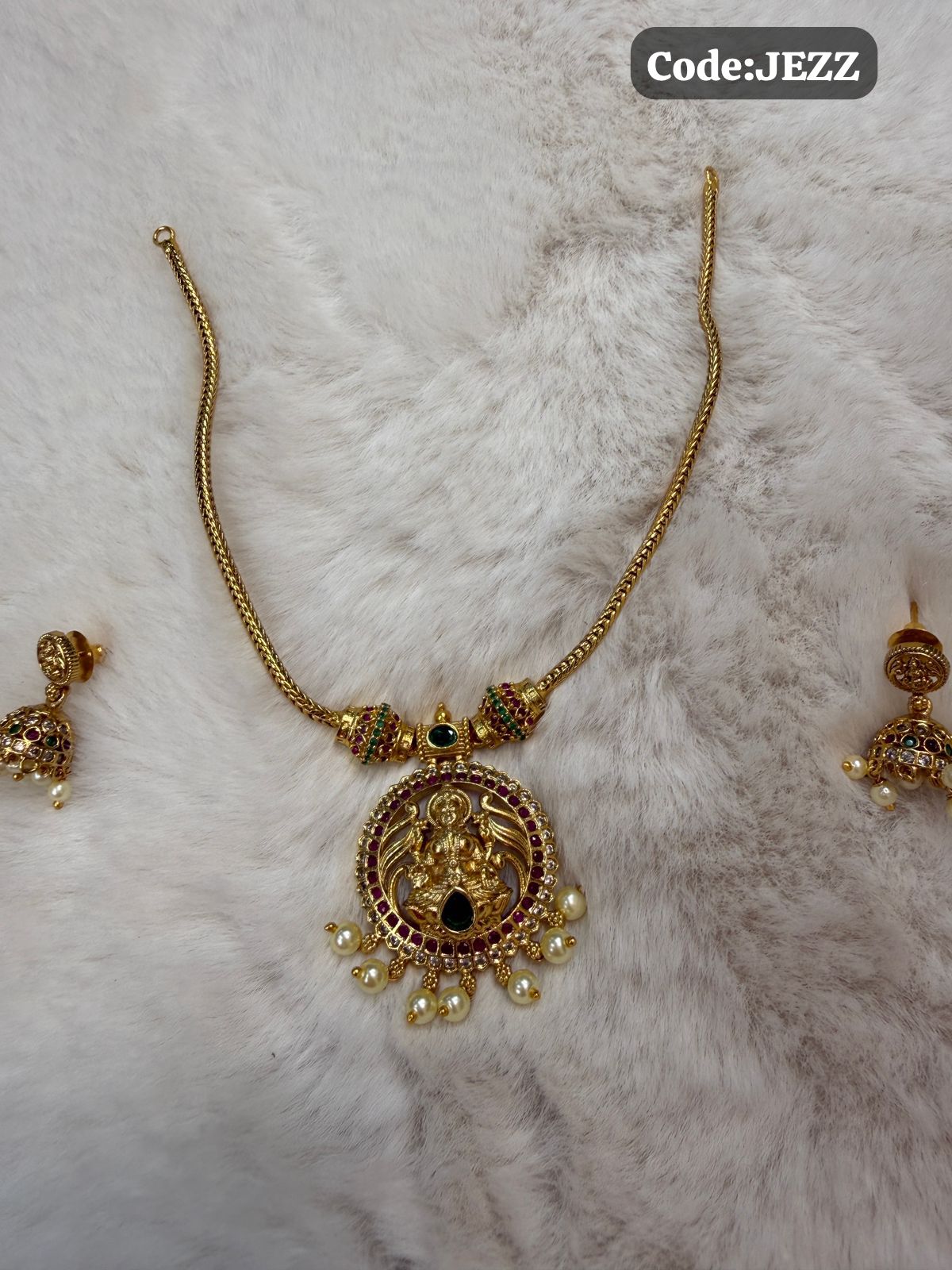 Combo Jewel set with back chain🥰😎