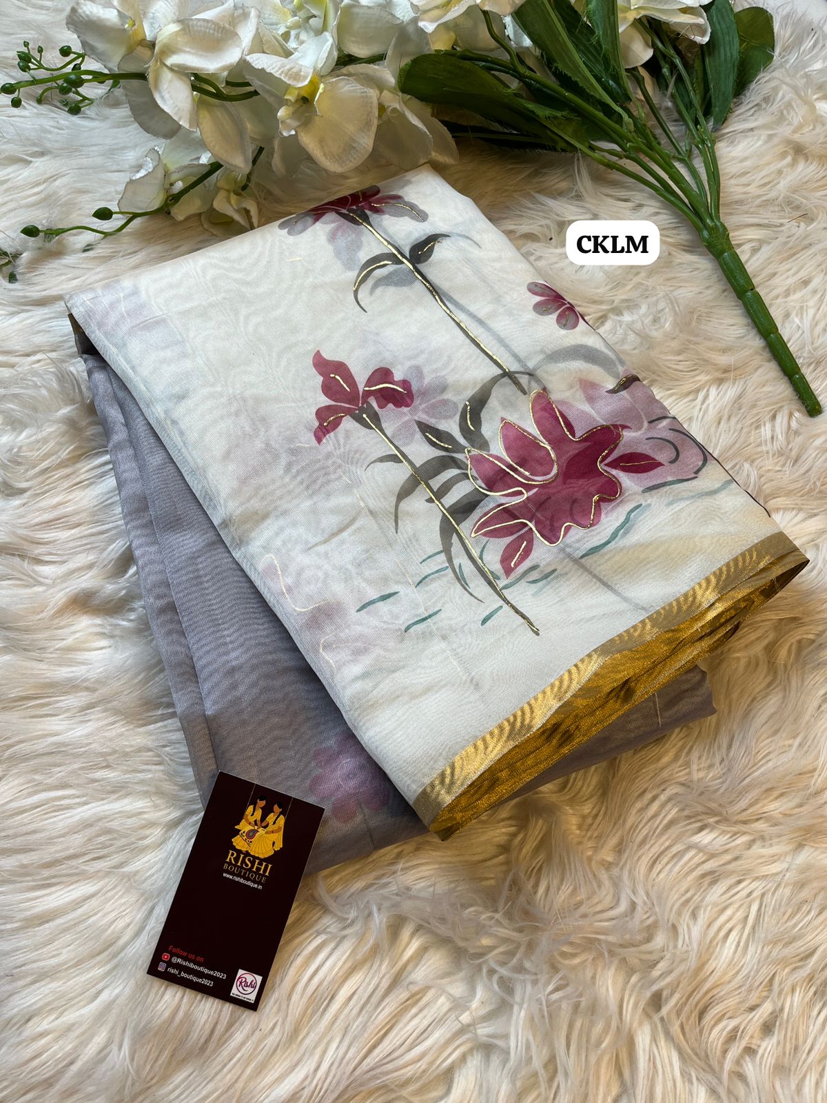 Rich Organza With Floral Digital Print & floral design outline work With Beautiful rich look🥳