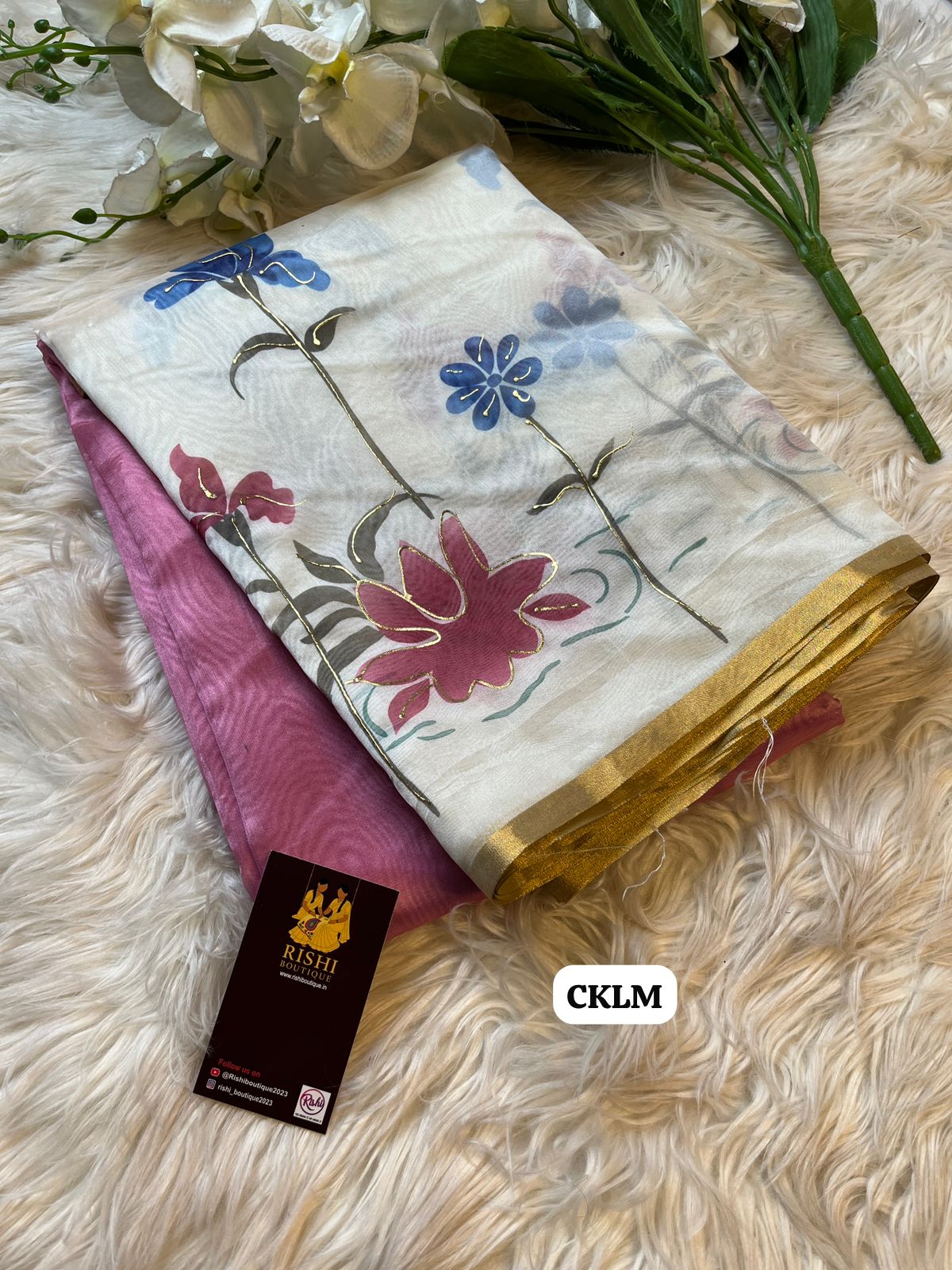 Rich Organza With Floral Digital Print & floral design outline work With Beautiful rich look🥳