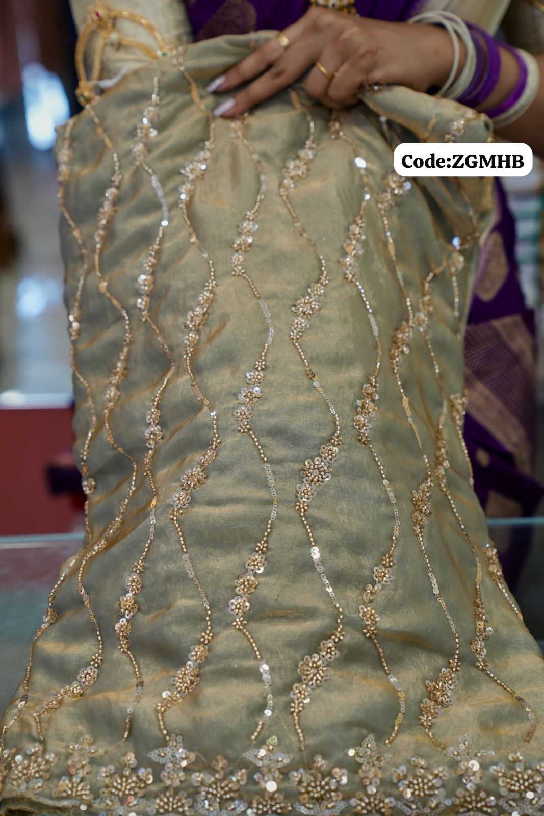 Premium Space silk with Golden heavy Katdhana work🥰😎🌈