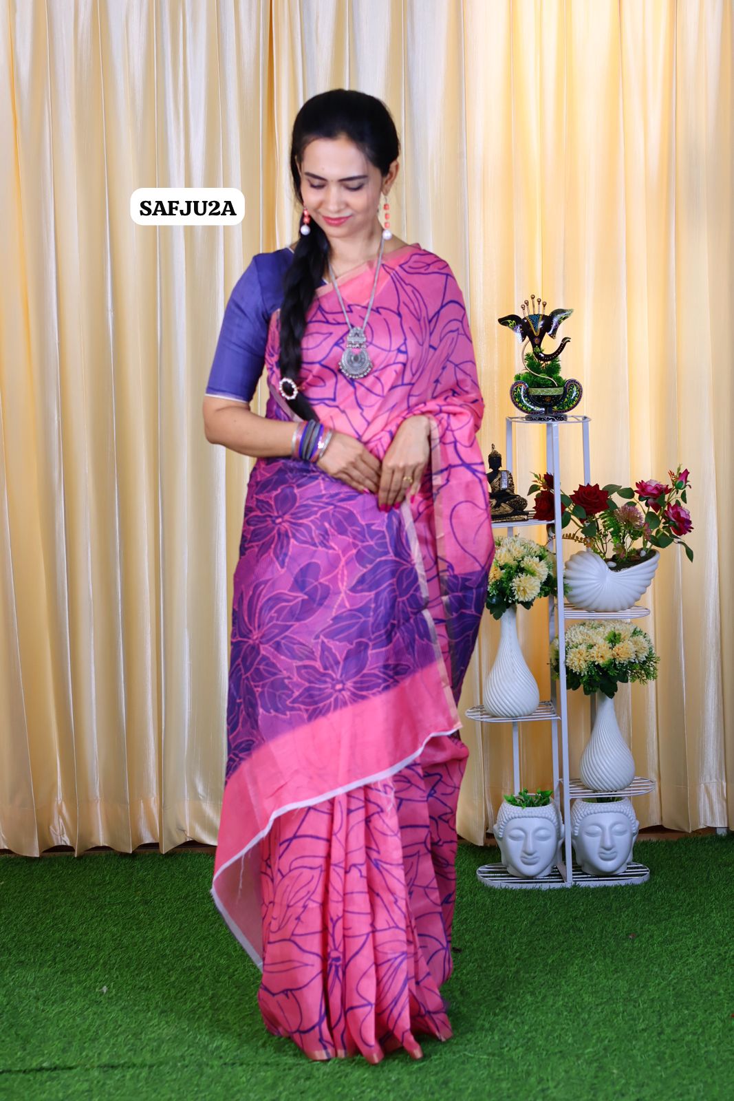 Printed semi cotton peach colour saree with line design. Same blouse as in pic. Unstitched🍄🥳