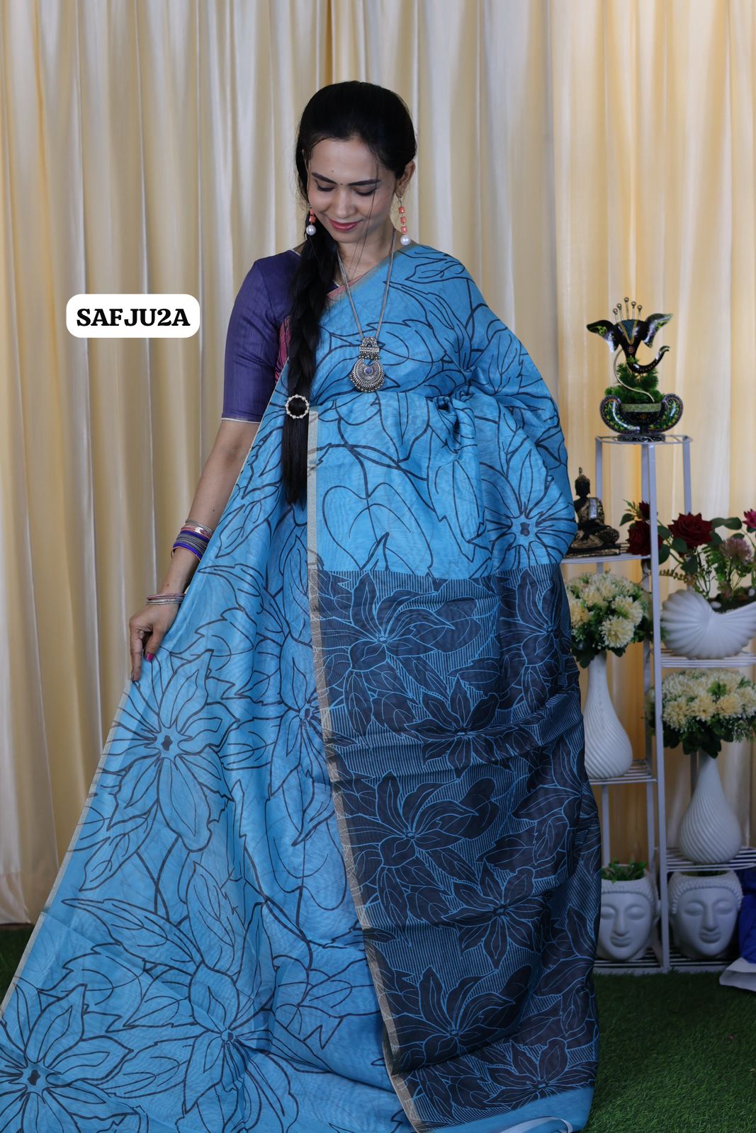 Printed semi cotton peach colour saree with line design. Same blouse as in pic. Unstitched🍄🥳