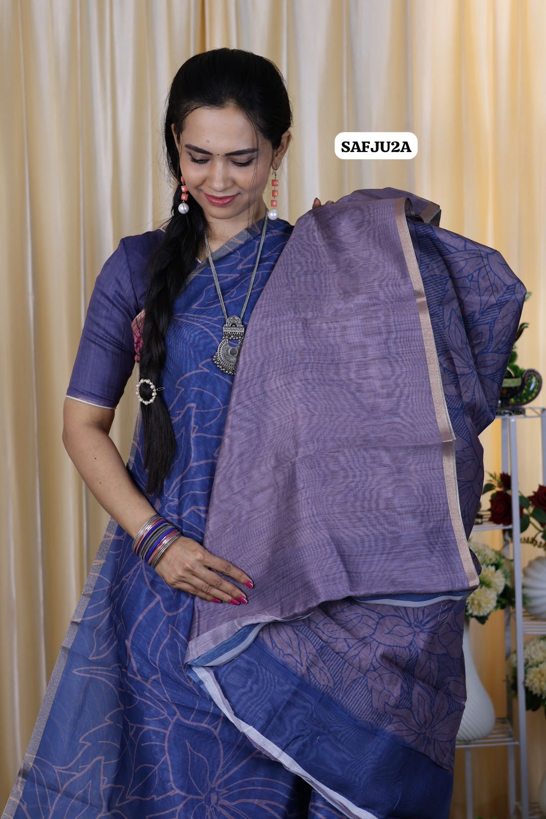 Printed semi cotton peach colour saree with line design. Same blouse as in pic. Unstitched🍄🥳