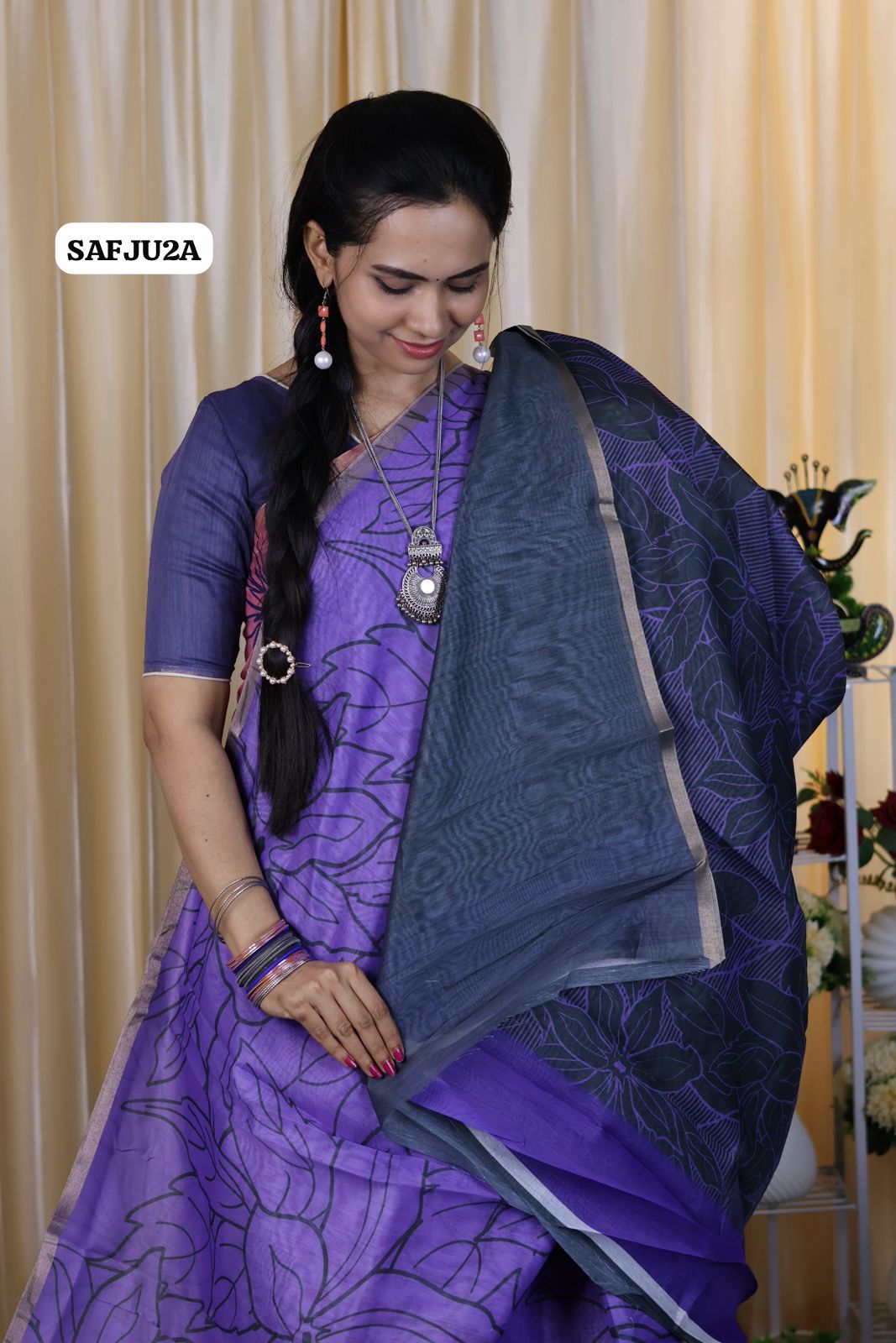 Printed semi cotton peach colour saree with line design. Same blouse as in pic. Unstitched🍄🥳