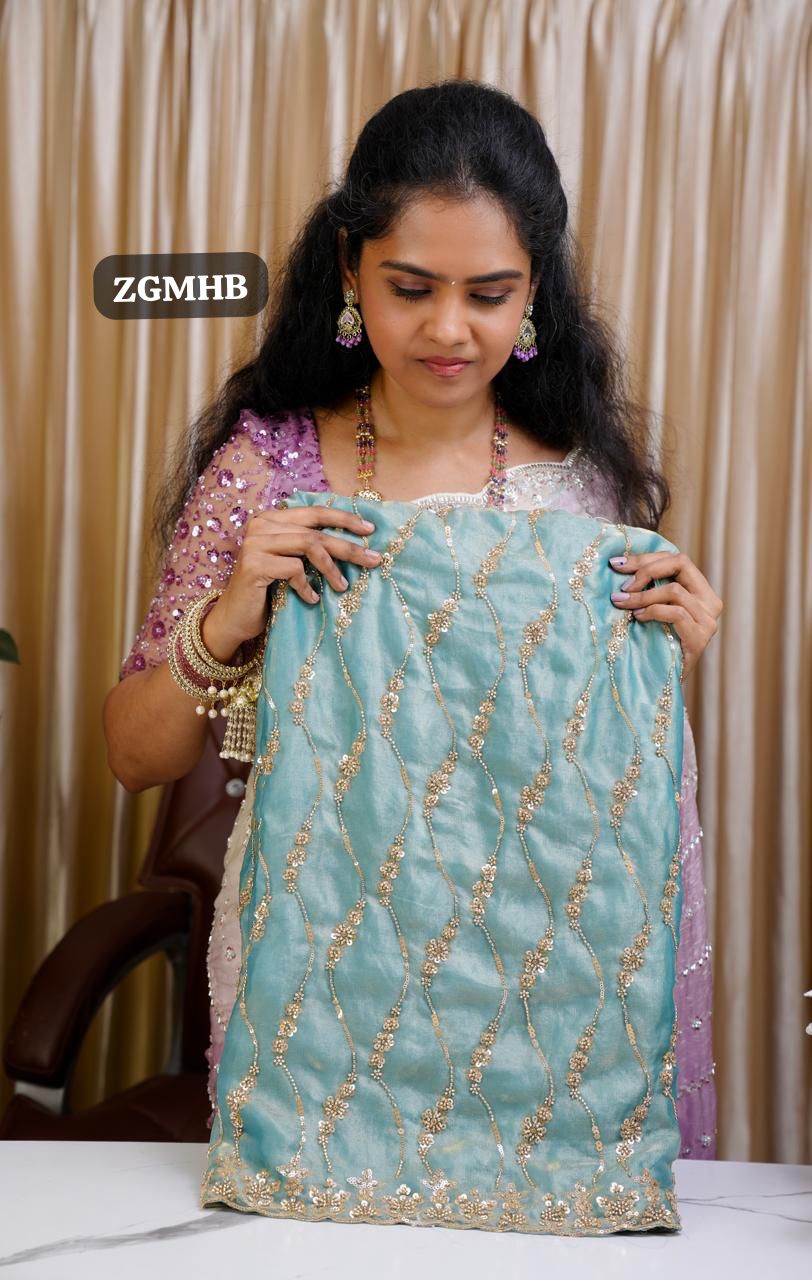 Premium Space silk with Golden heavy Katdhana work🥰😎🥳