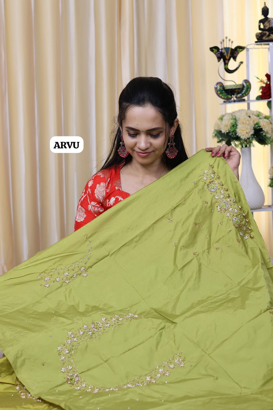 Premium quality Aari work blouse 😍Ⓜ️