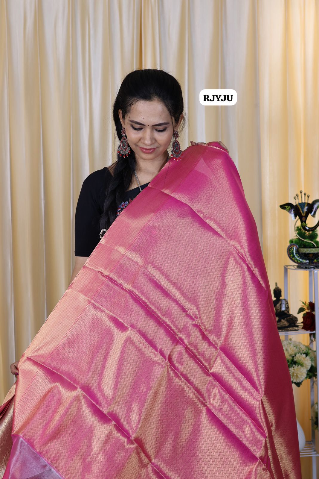 Jothika inspired saree,Katan tissue. in cross strips 🥳
