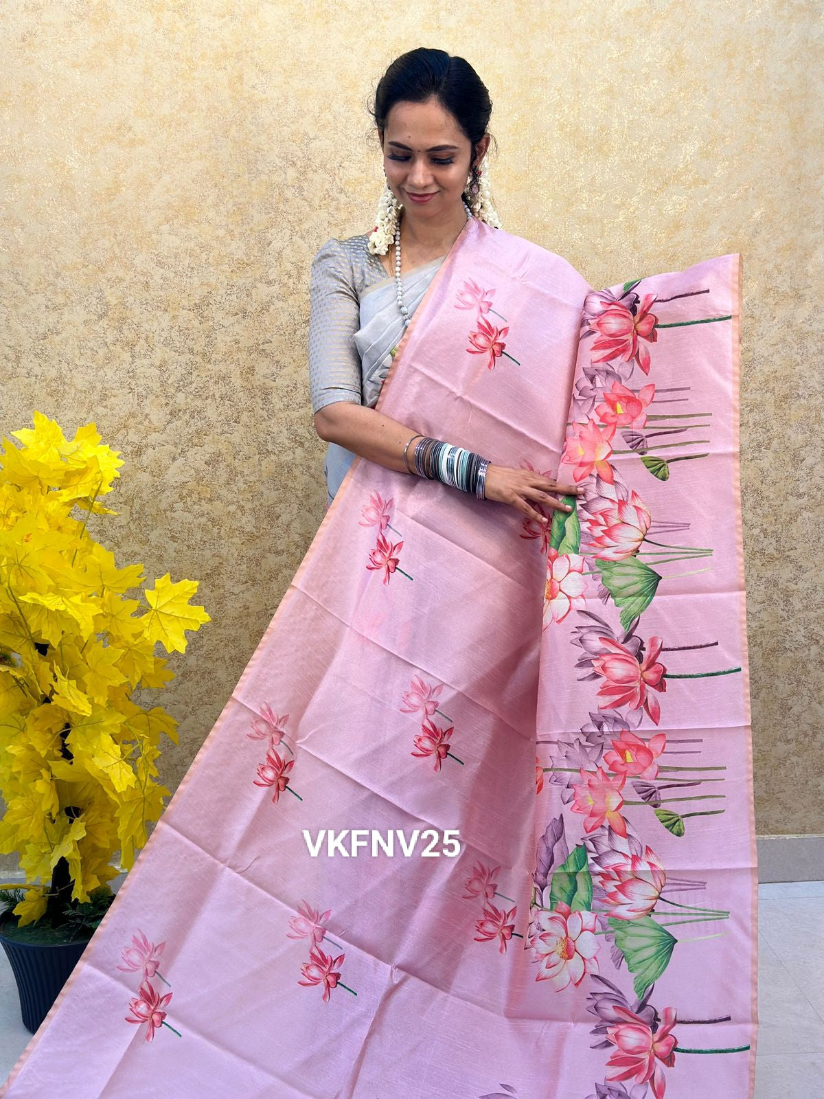 Tussar semi silk saree with trending design🥰