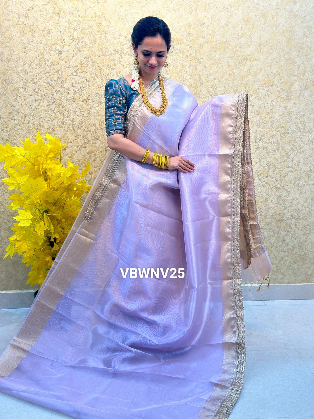 Soft tissue silk saree with lace work border - prebook š„³