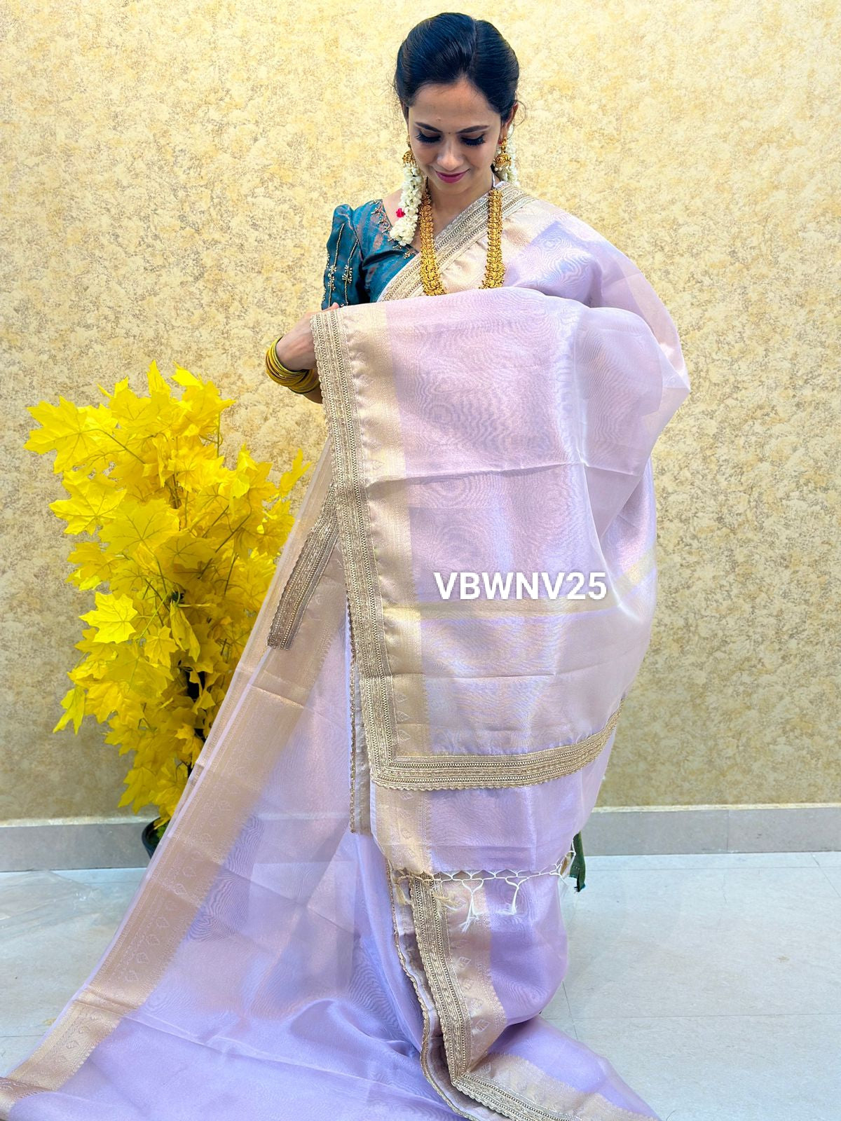 Soft tissue silk saree with lace work border - prebook š„³