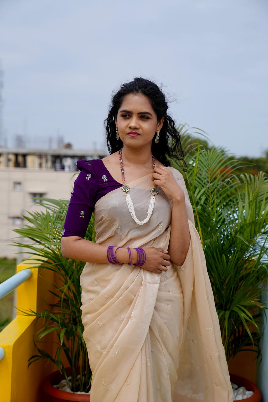 Space silk sarees.🥳with contrast blouse