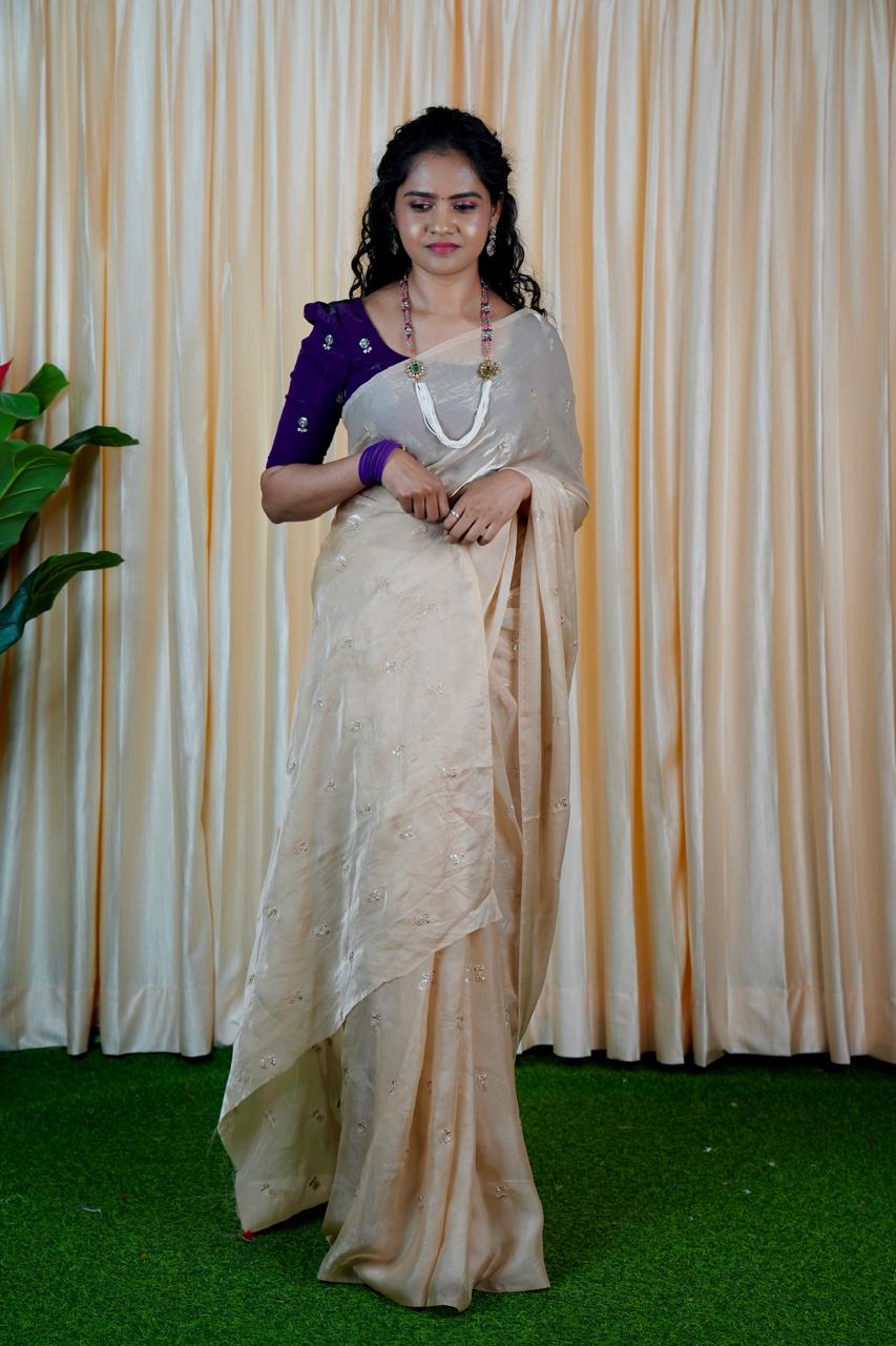 Space silk sarees.🥳with contrast blouse
