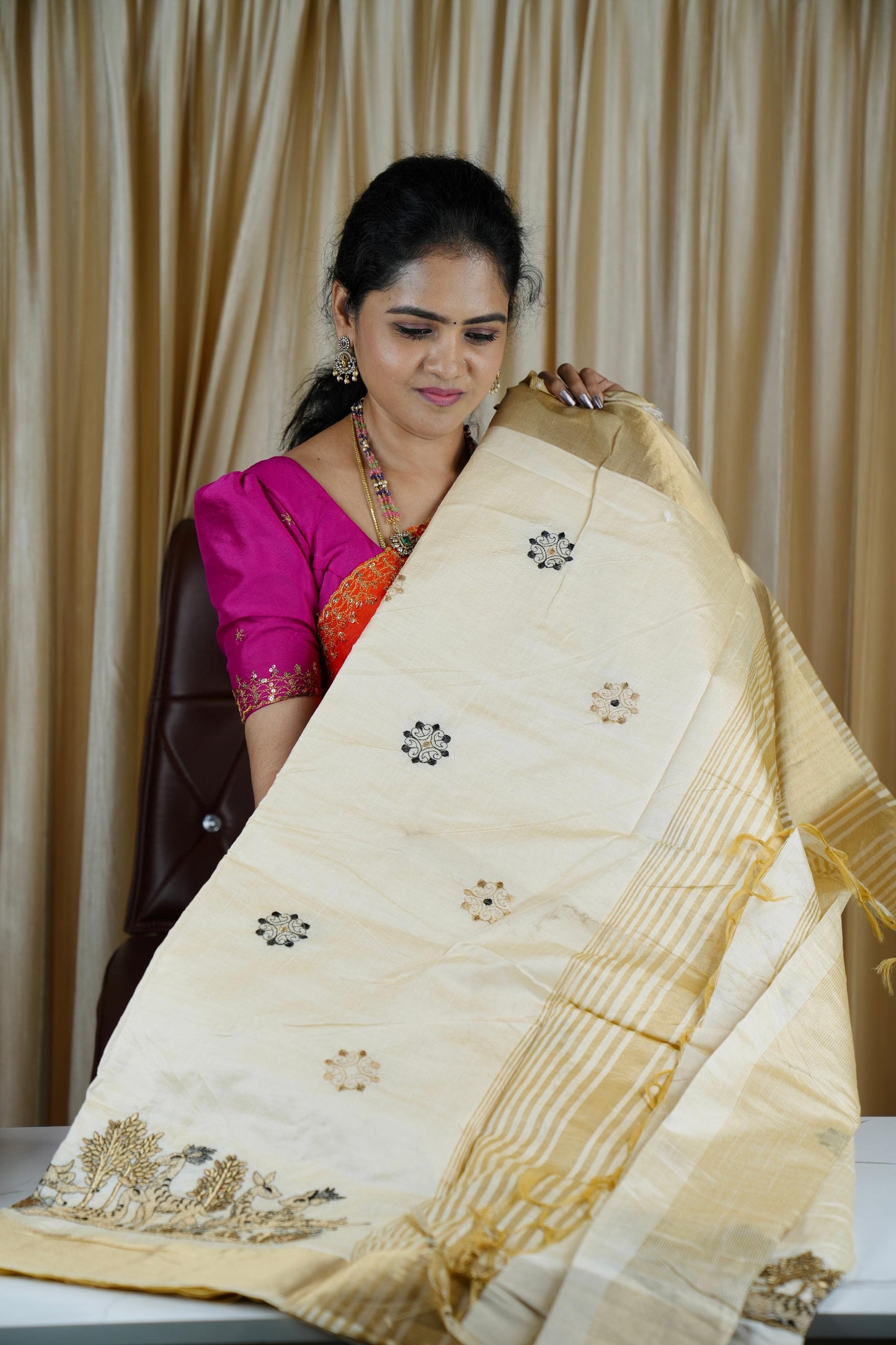 Premium Onam sareeš„°