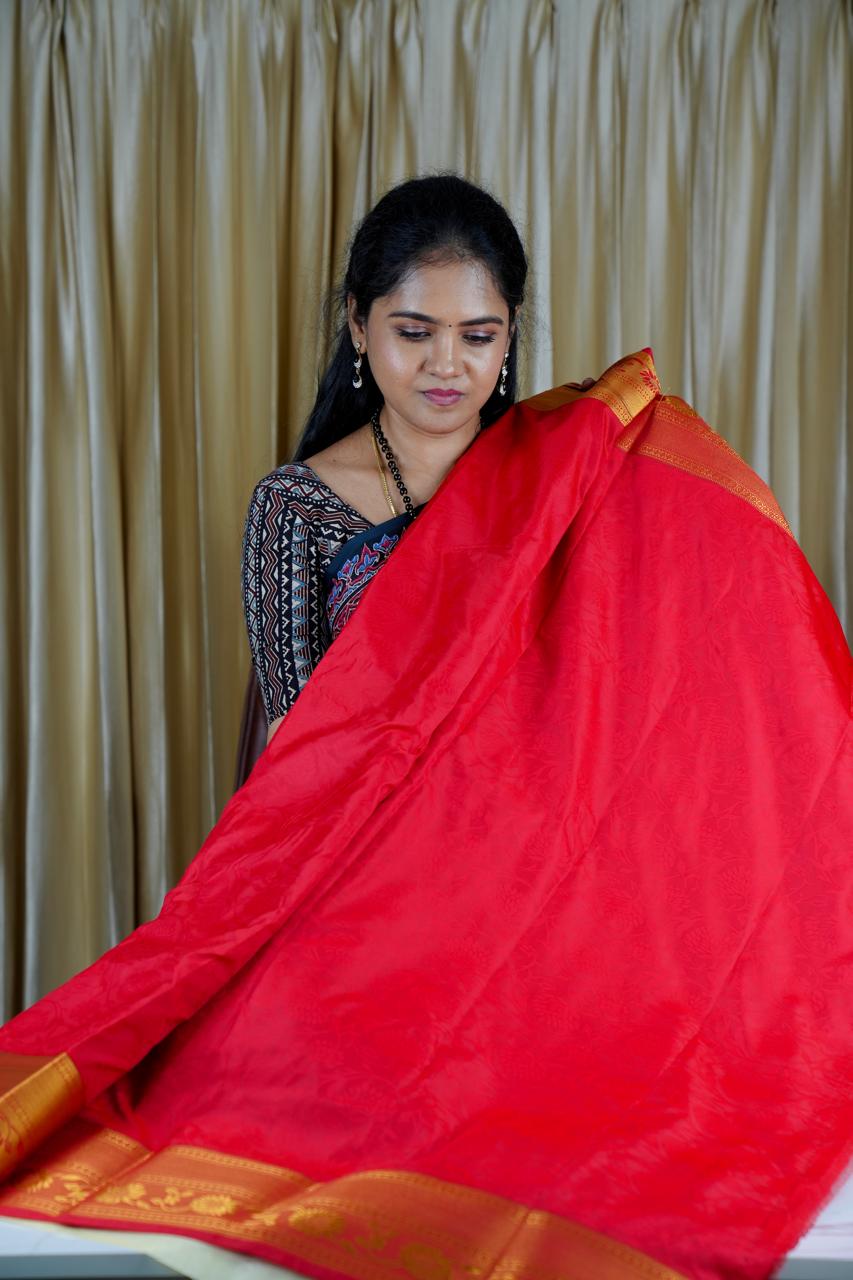 Bridal Semi Silk Sareeš„³