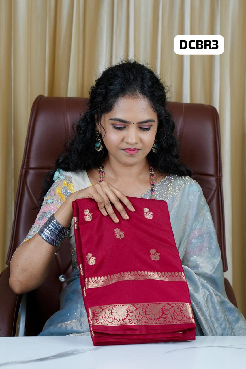 Premium warm silk saree 🥳