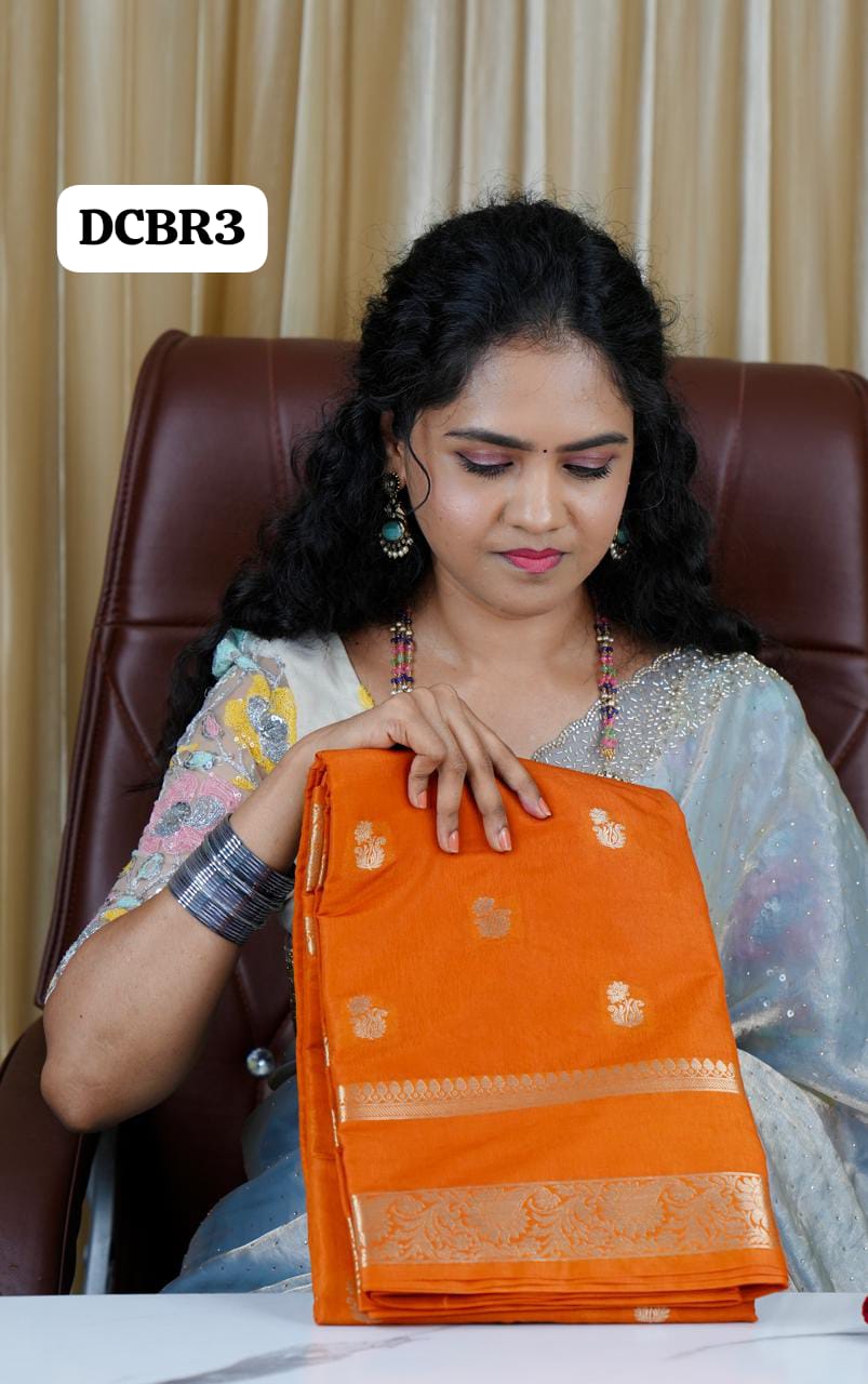 Premium warm silk saree🥳