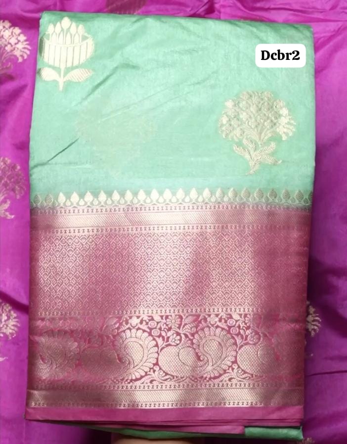 Premium warm silk saree 🥳
