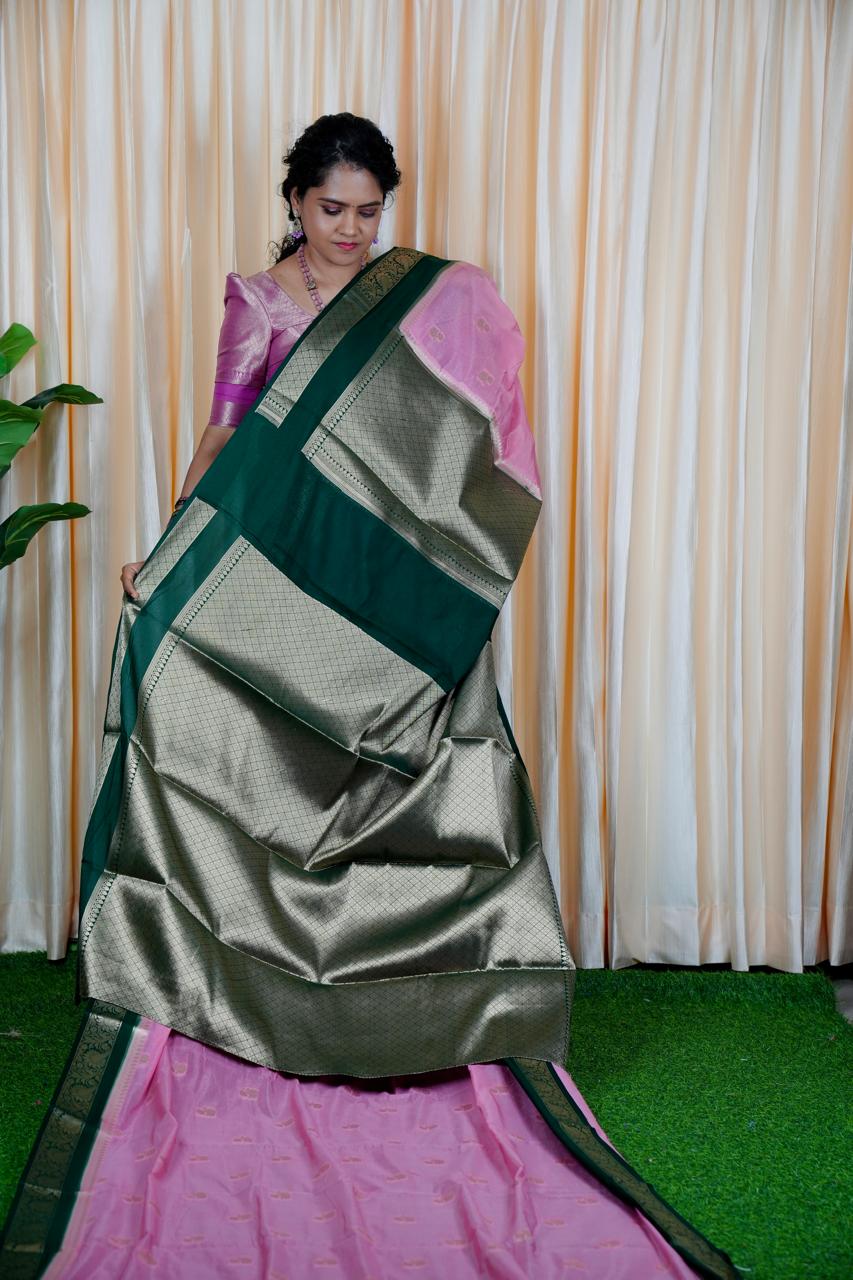 Premium warm silk saree🥳