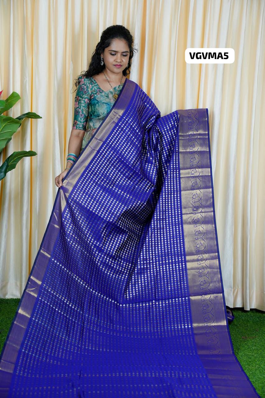 Sridevi inspired saree( no animal figure)🥳