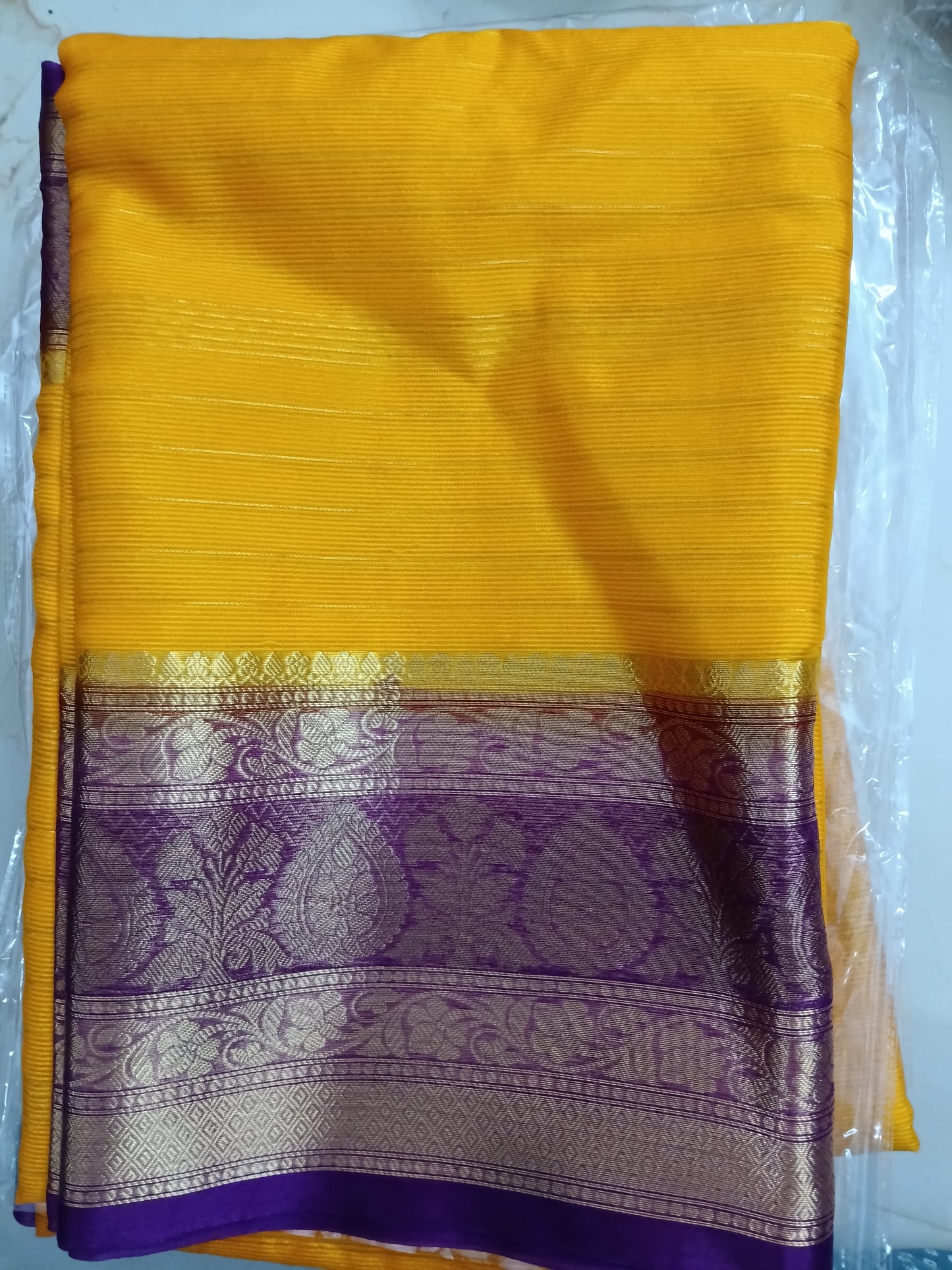 Warm silk saree š·
