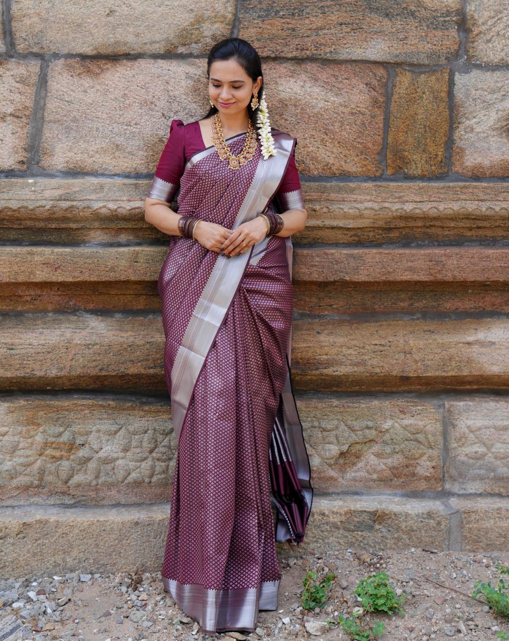 Bridal Semi Silk Sareeš„³