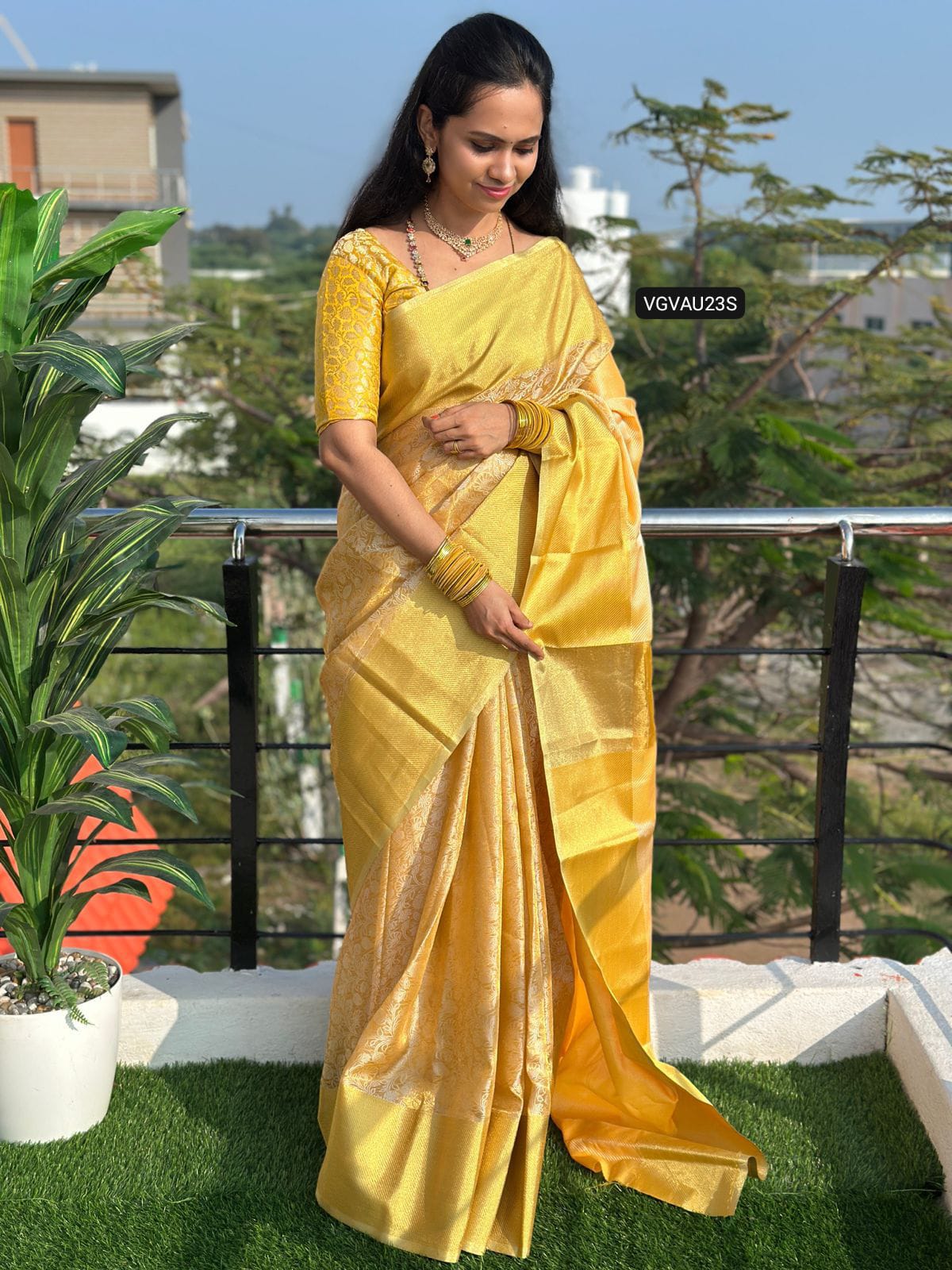 Offer Saree Embroidery design in katan semi silk sareeš„°