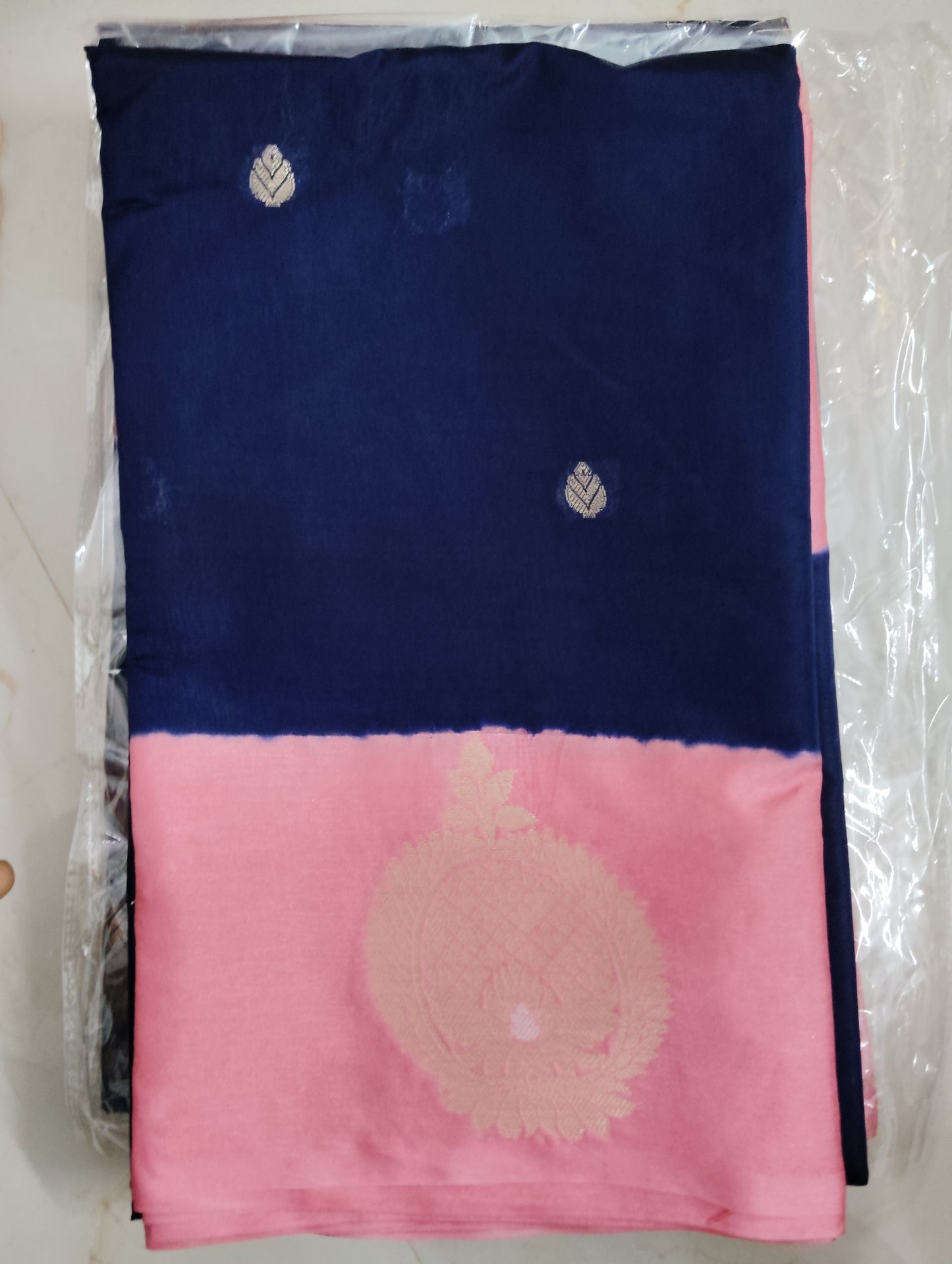 Warm Silk sareeš·