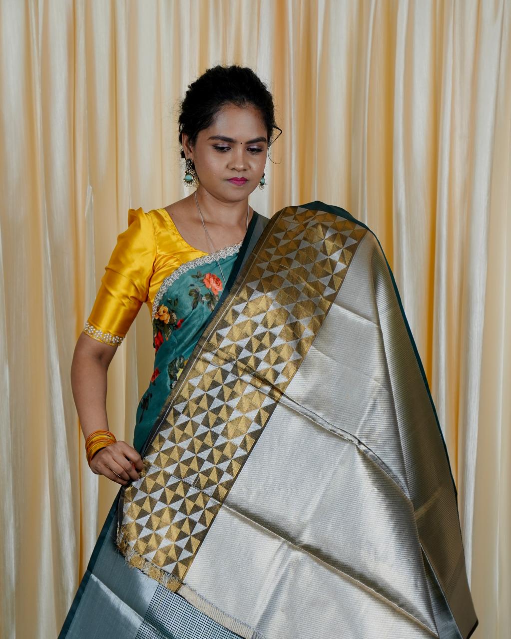 Tissue semi silk sarees in geometric pattern🥳