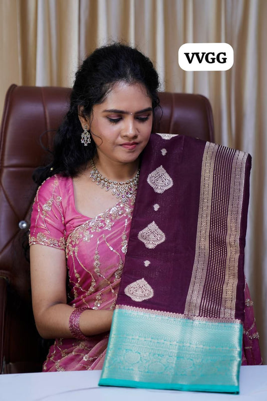 Warm silk saree with contrast border🥳