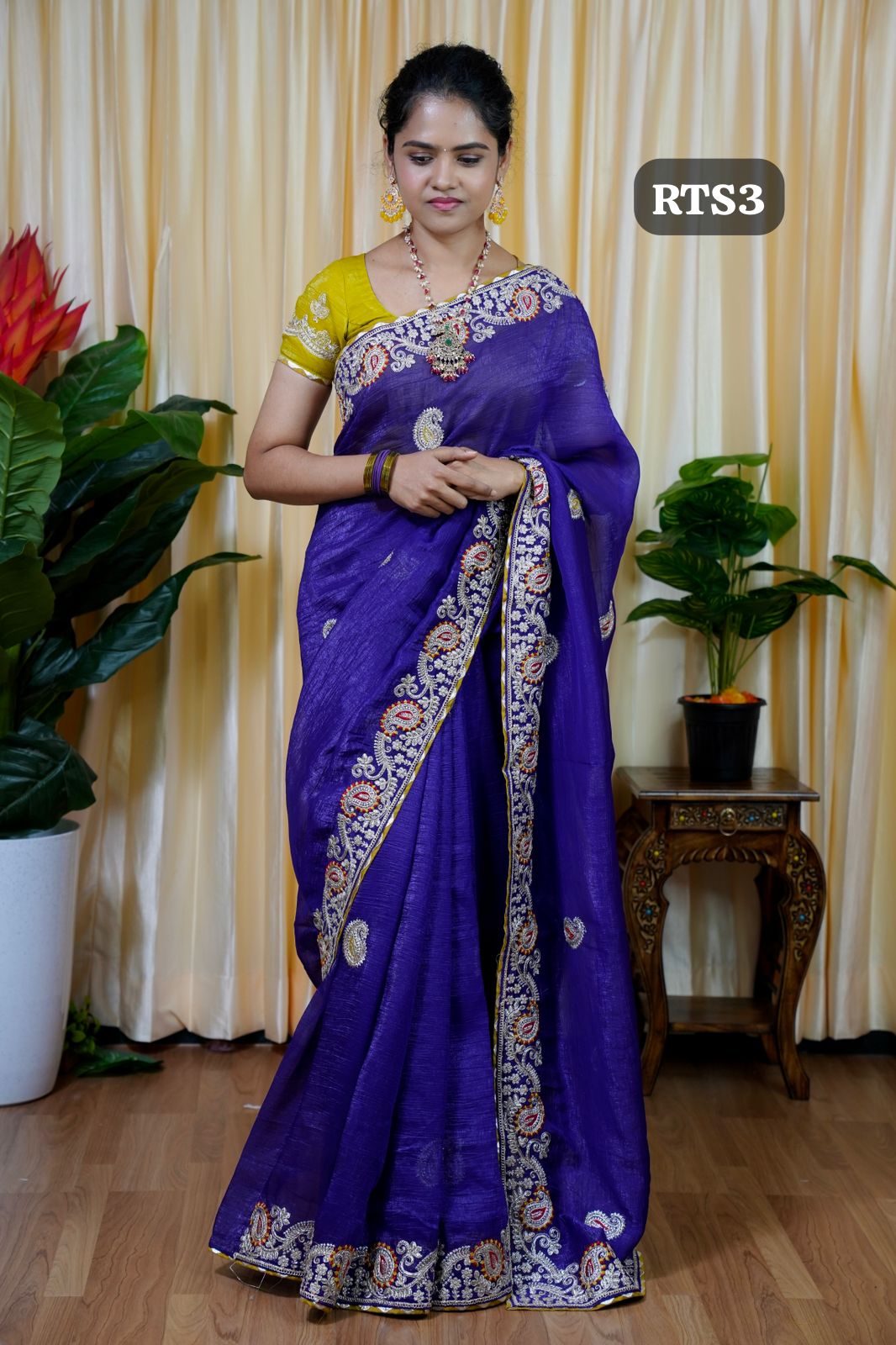 Designer sarees with Embroidery work border🥰🥳