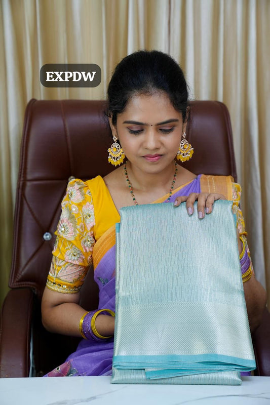 Offer saree🥰😎🏃🏻‍♀️