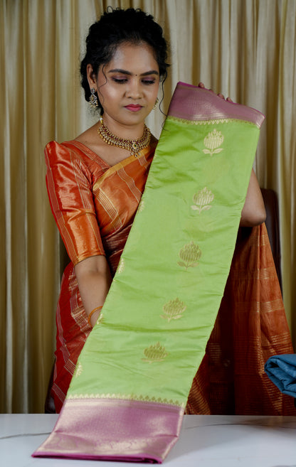 Premium warm silk saree🥳