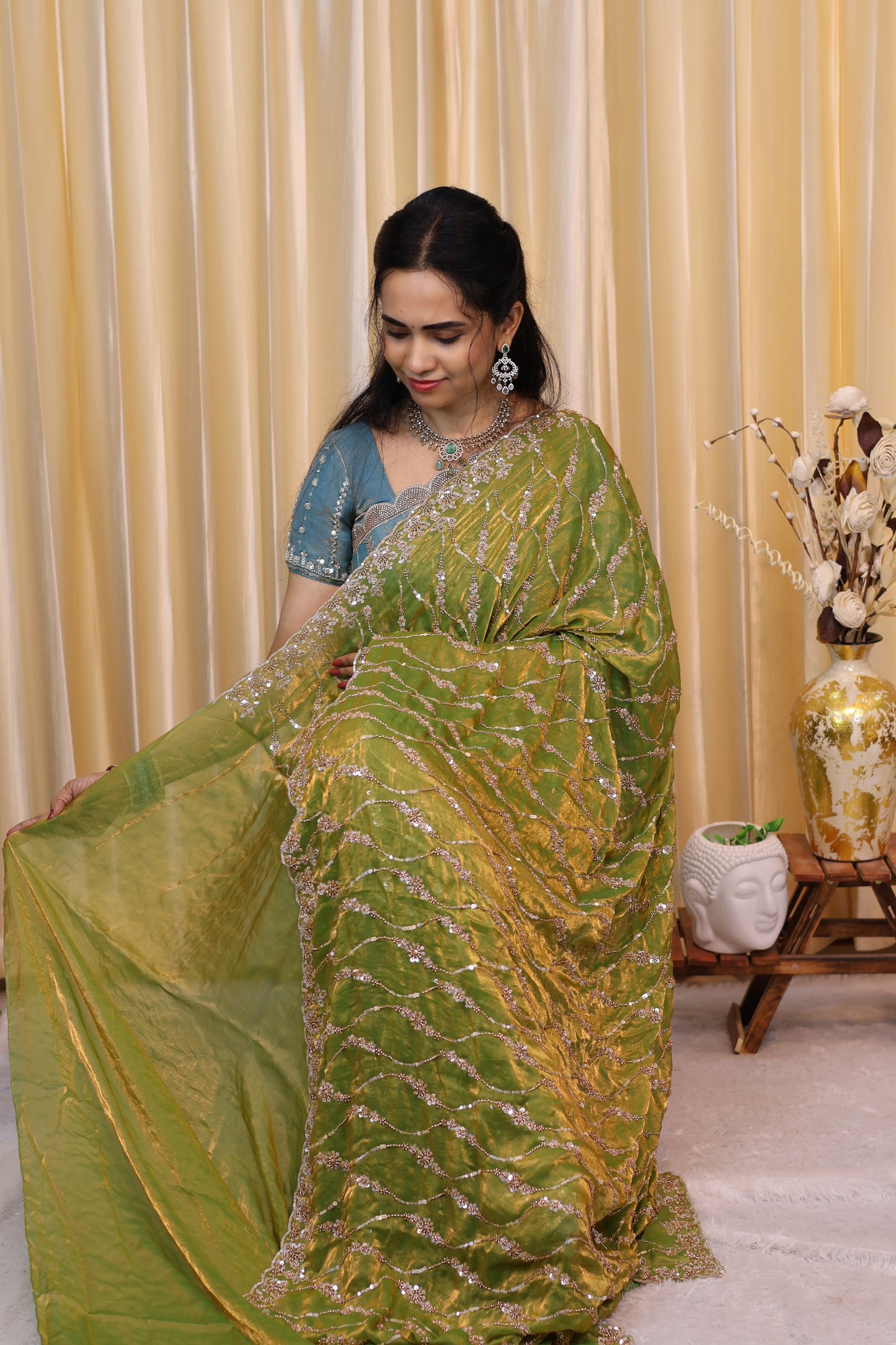 Premium Space silk with Golden heavy Katdhana work😍😎✅