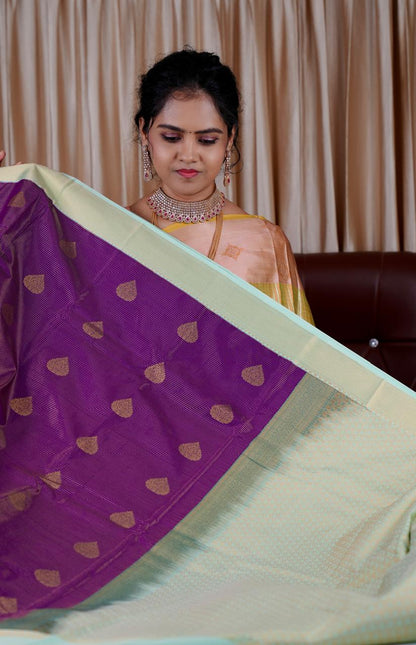Premium Kanchi silk saree in check butta’s with contrast border🥰🥳