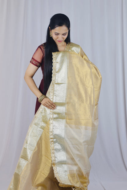 Offer GOLDEN SAREE WITH LACE BORDER😍