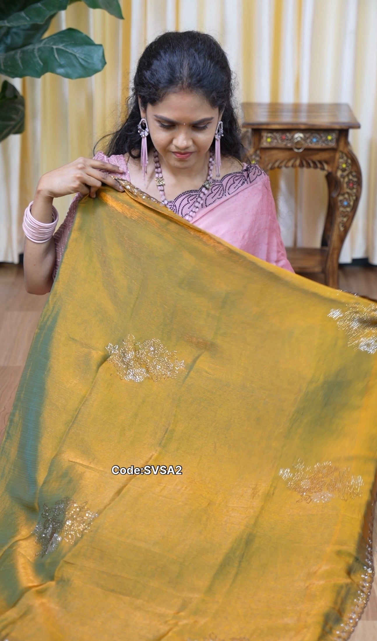 Georgette crushed fabric with sivoski work🥰🥳