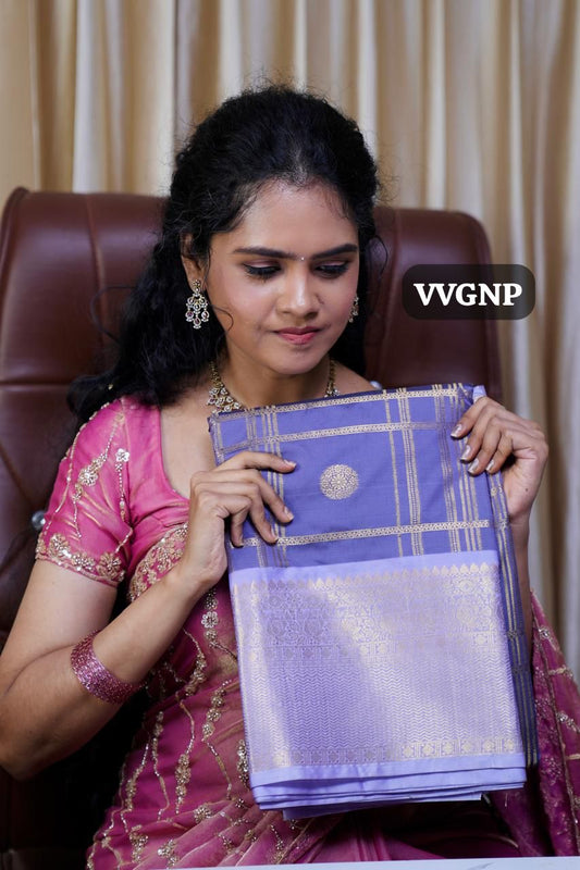 Soft silk with Monochrome border🥳