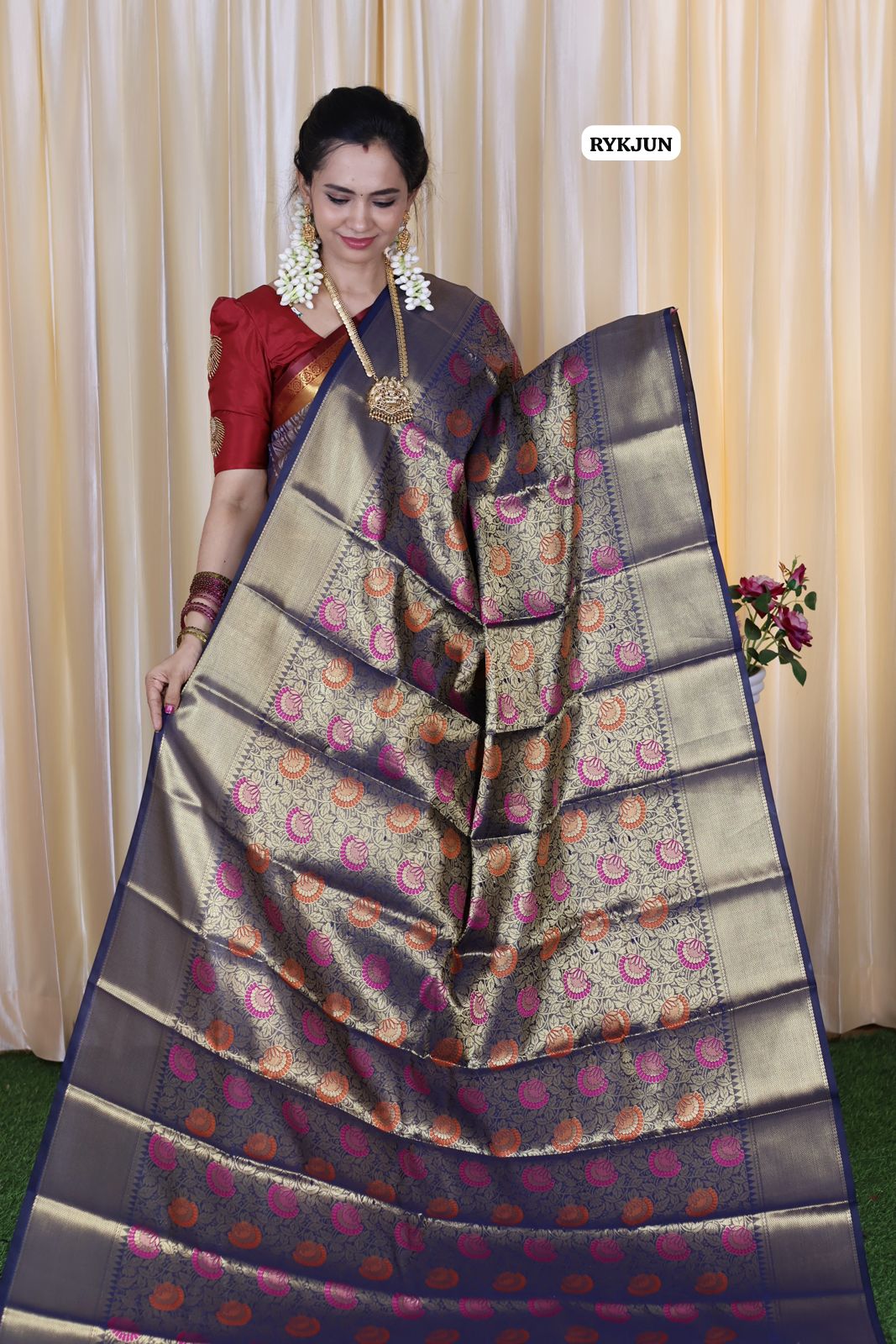 Nita Ambani inspired .saree🥳