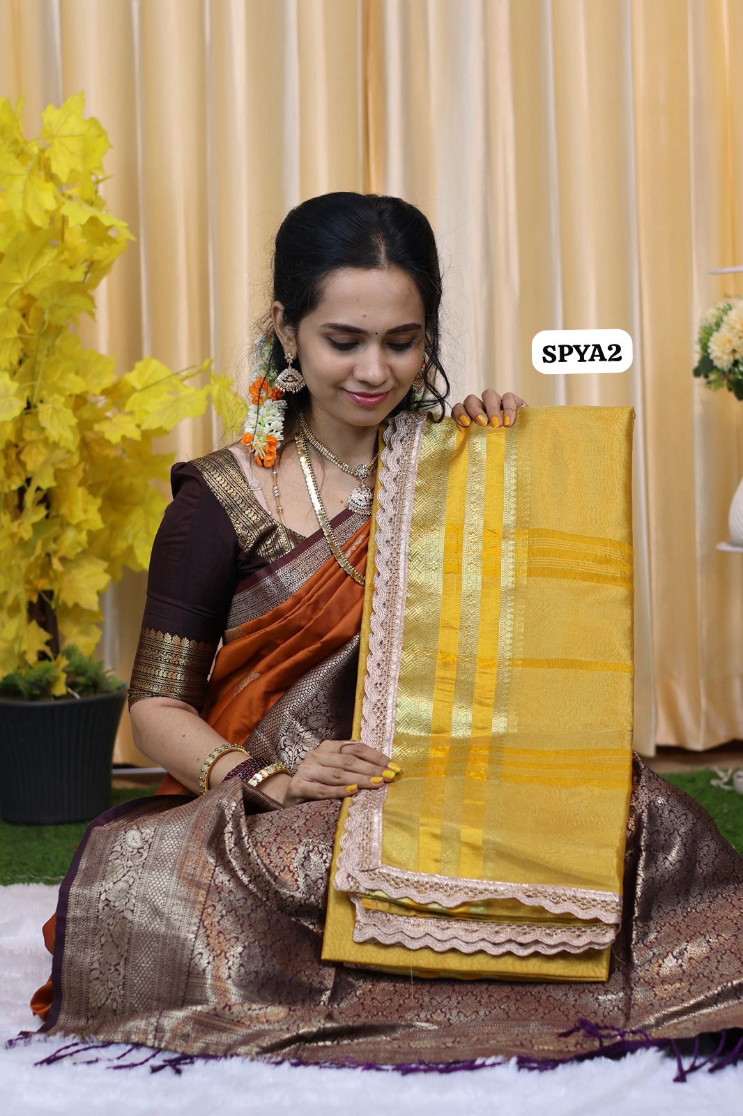 Soft tissue silk saree with lace work border😍🥳running blouse
