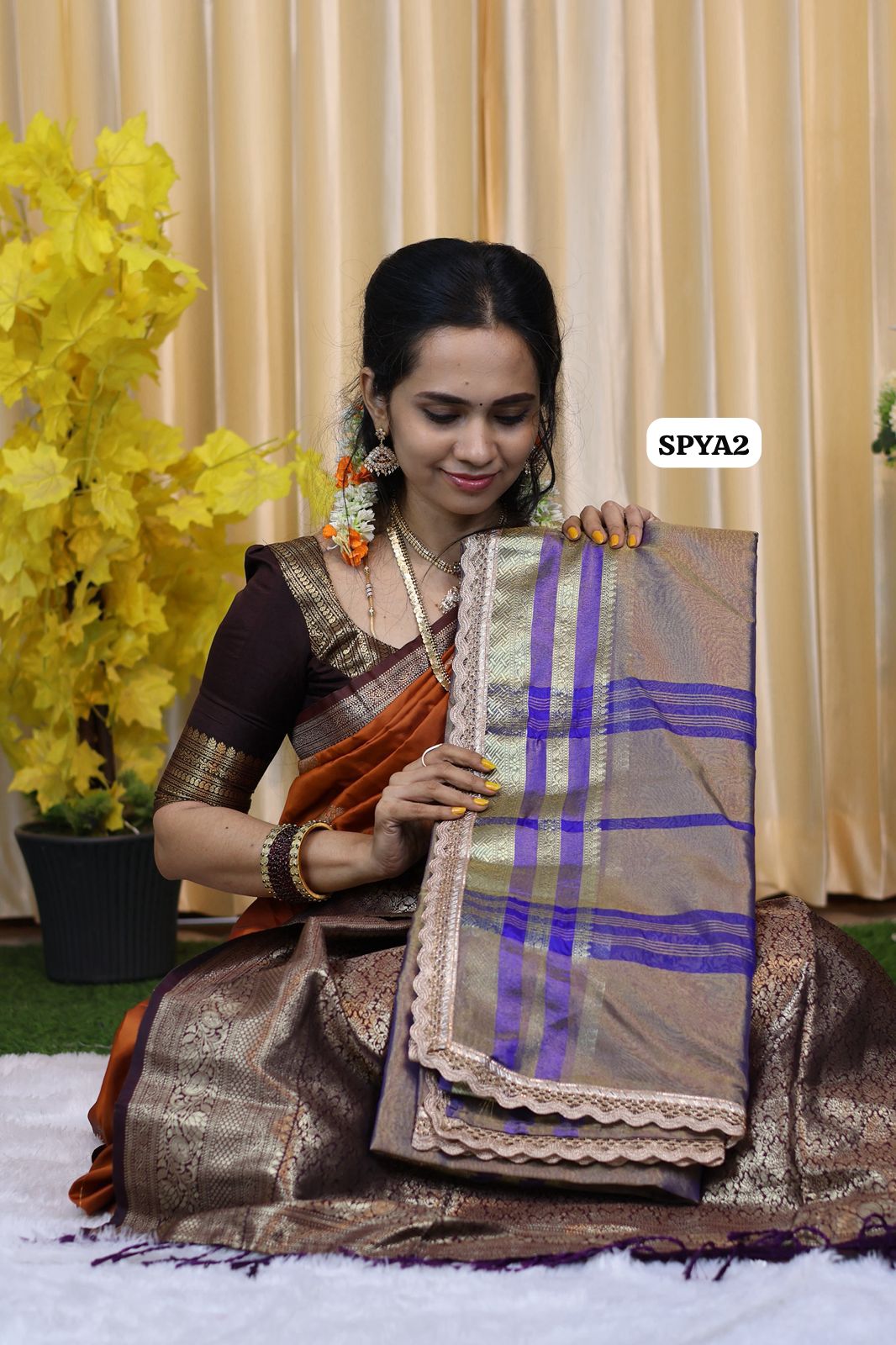 Soft tissue silk saree with lace work border😍🥳running blouse