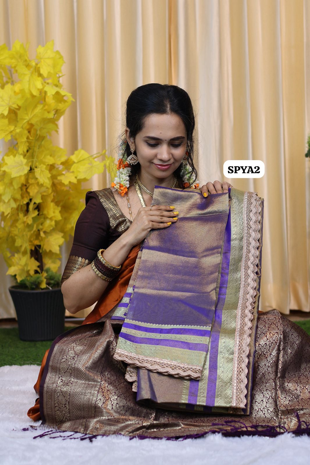 Soft tissue silk saree with lace work border😍🥳running blouse