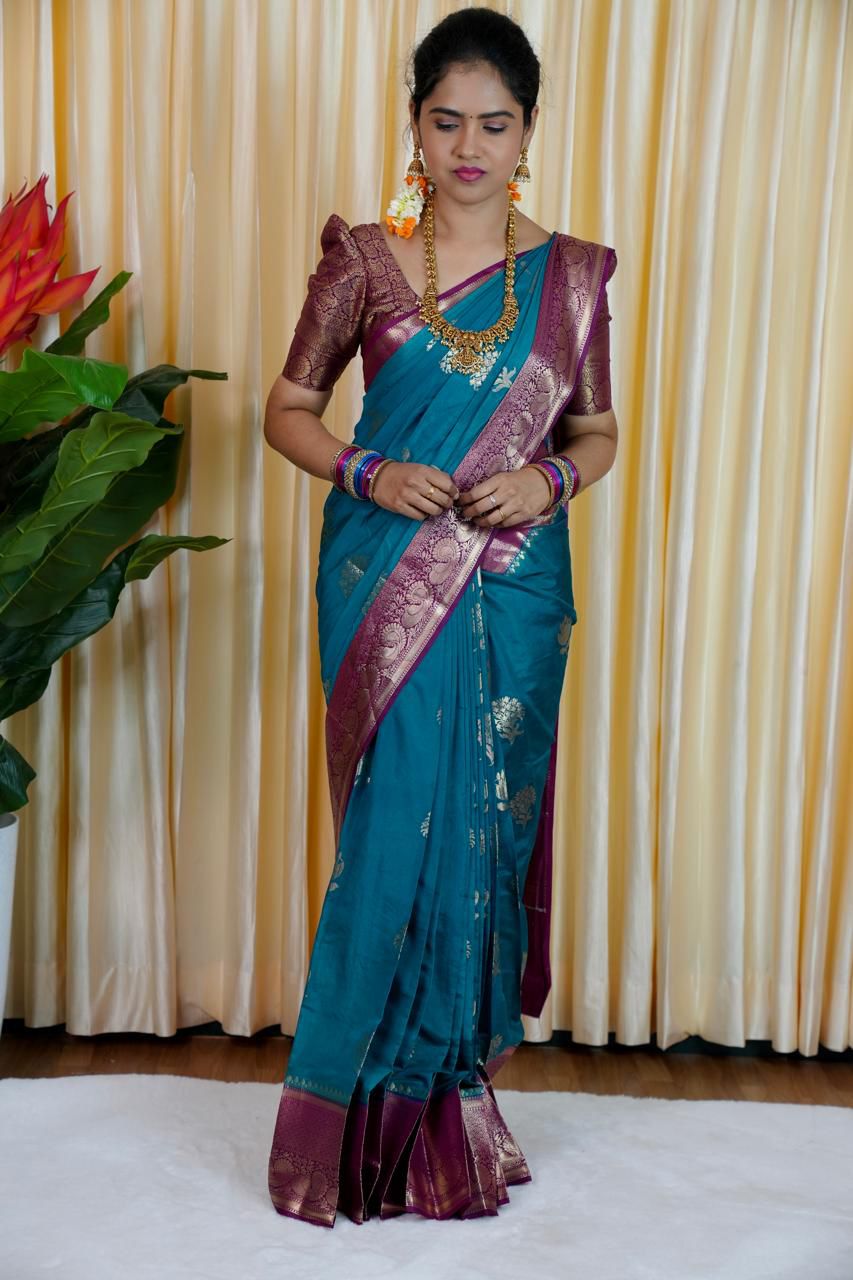 Premium warm silk saree🥳