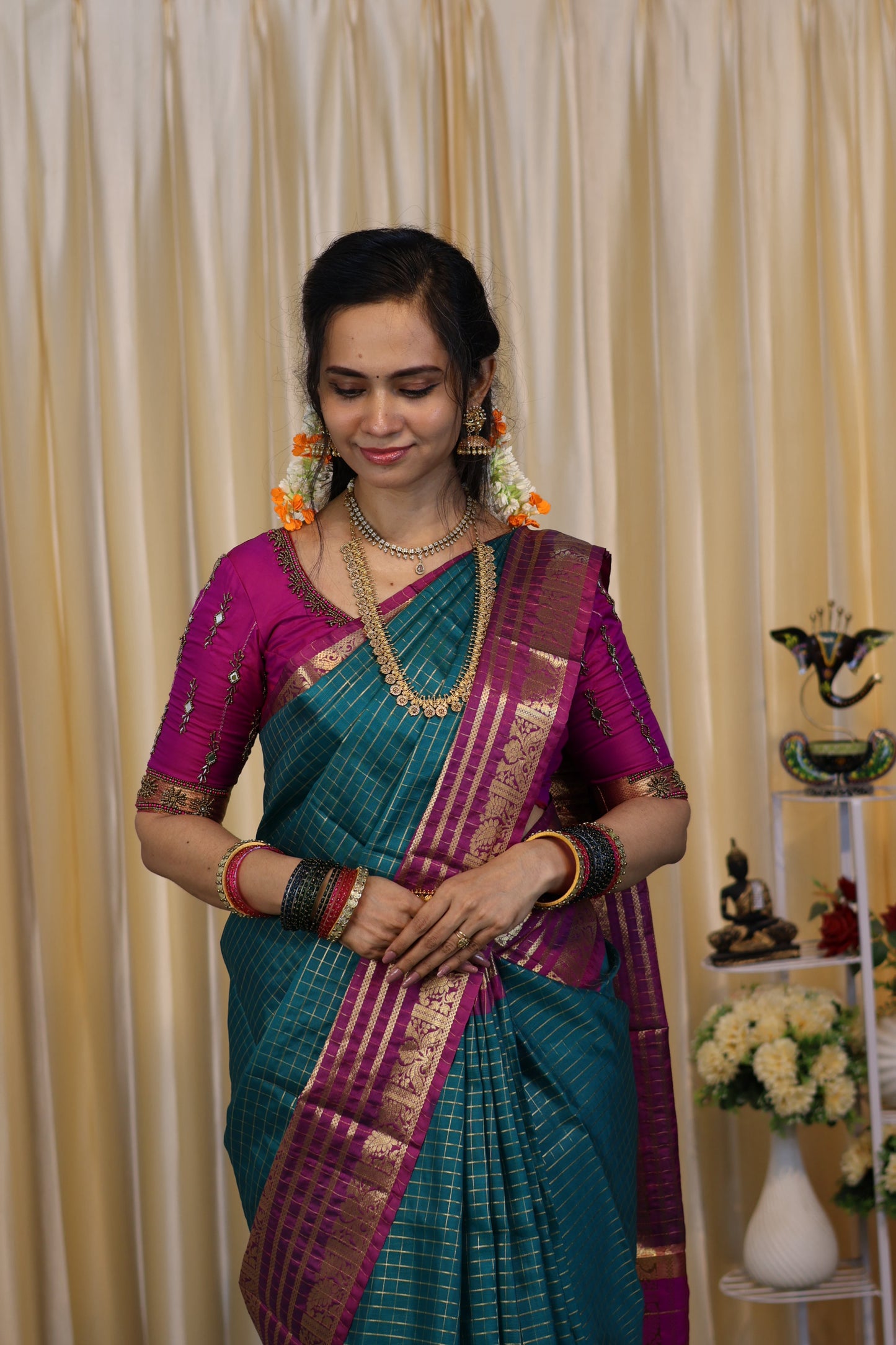Semi silk saree with checks zari weaving🥰😎