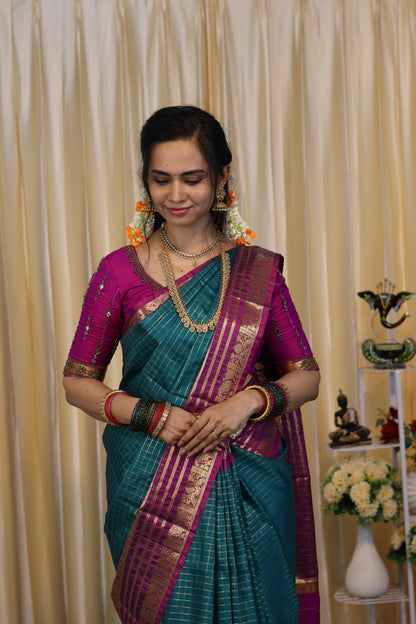 Semi silk saree with checks zari weaving🥰😎