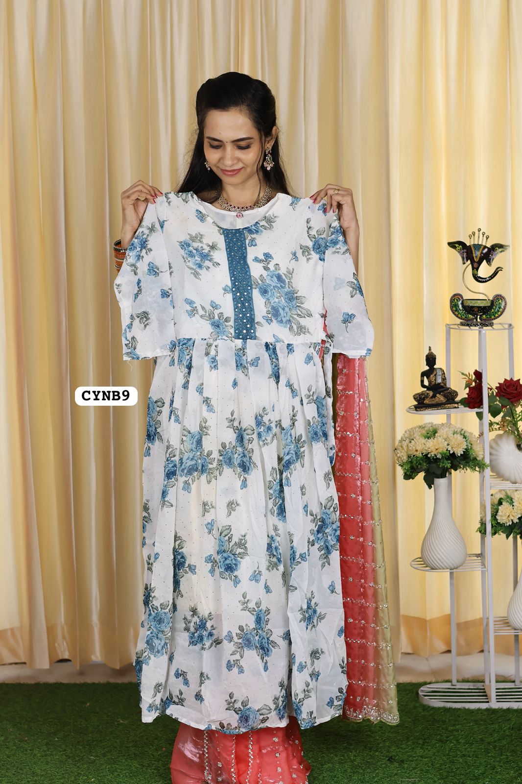 Georgette gown with lining. Christmas specialⓂ️