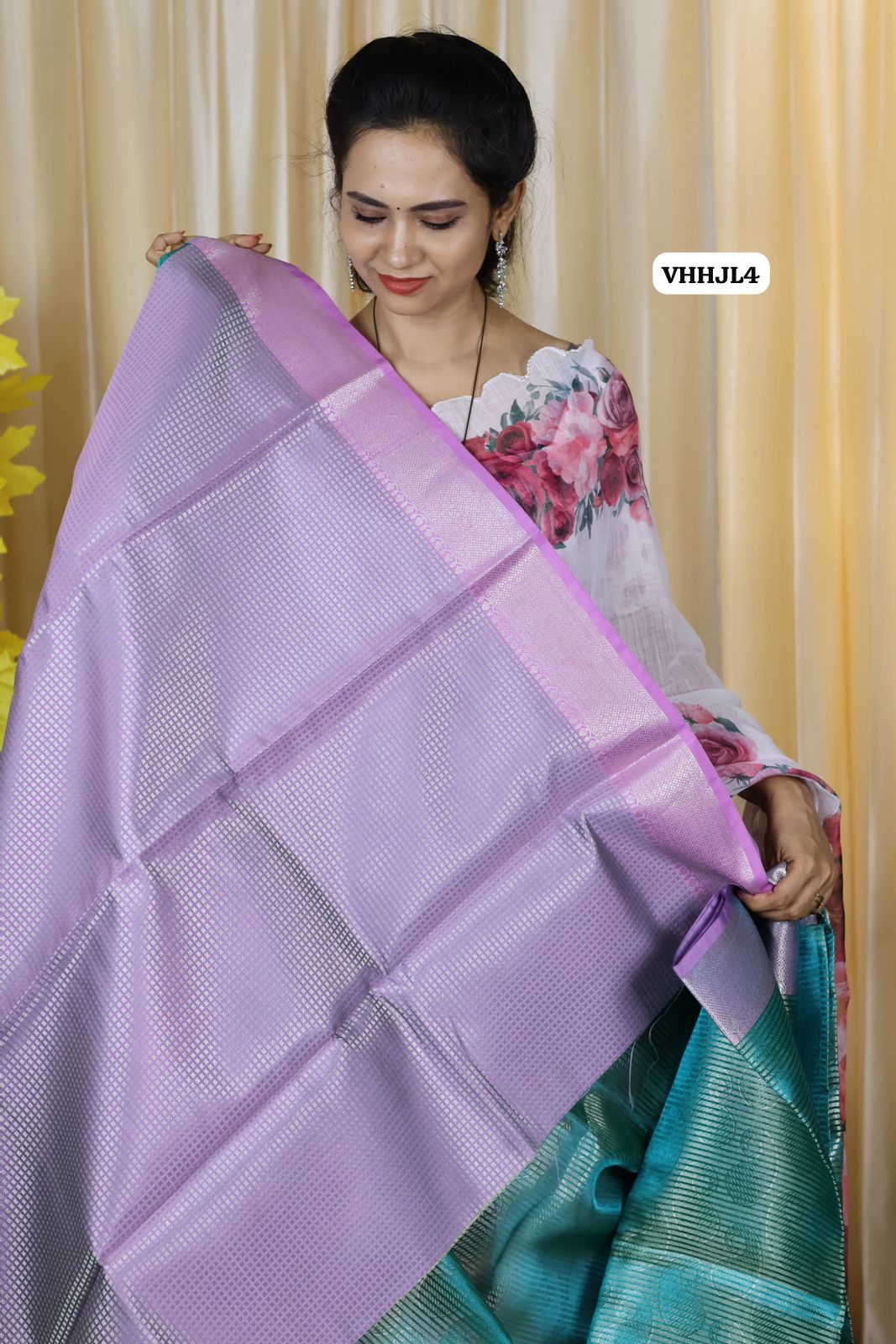 Aadi offer🌹Tissue .semi silk .with zari weaving mango motifs offer🤗