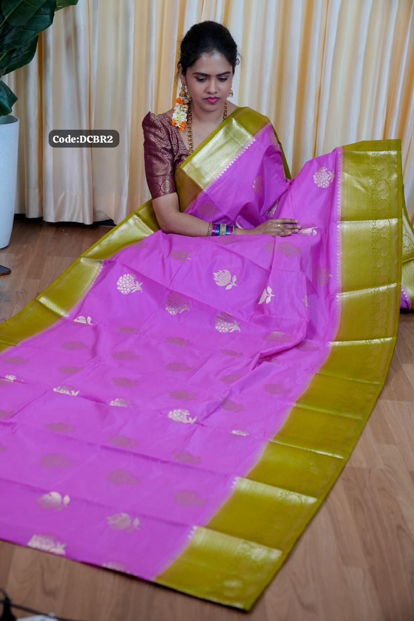 Premium warm silk saree 🥳